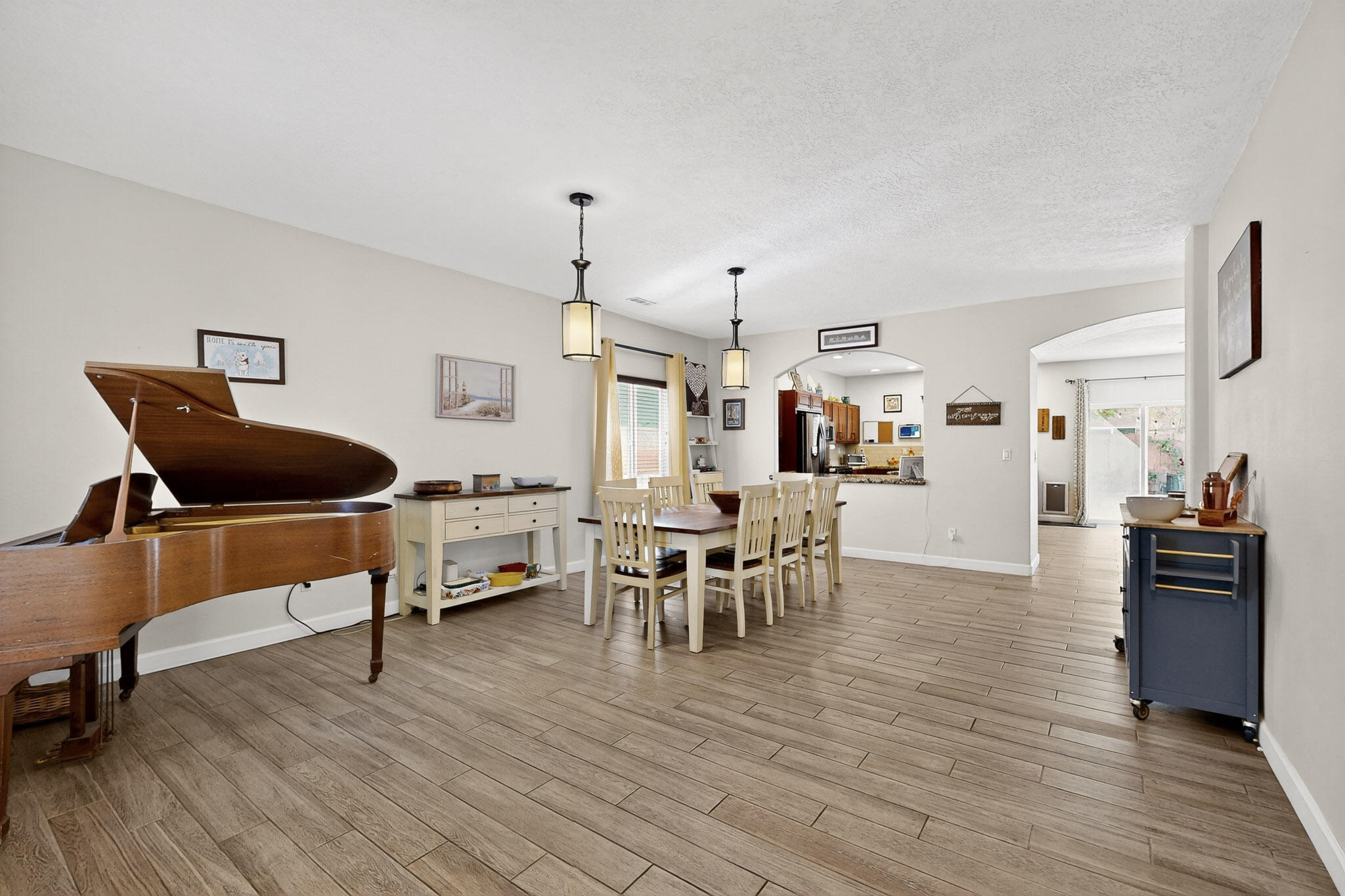 2606 AVENIDA CASTELLANA