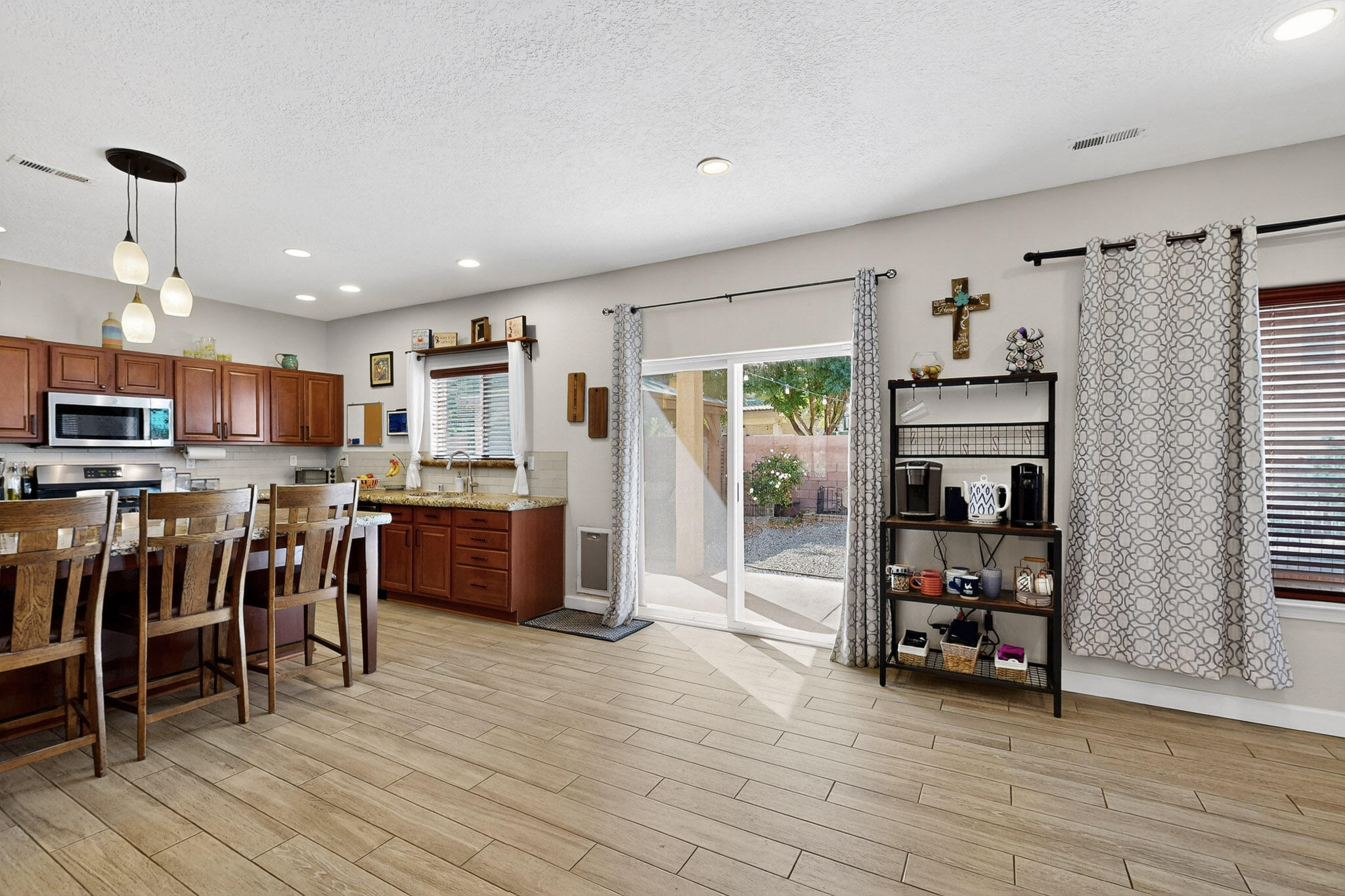 2606 AVENIDA CASTELLANA