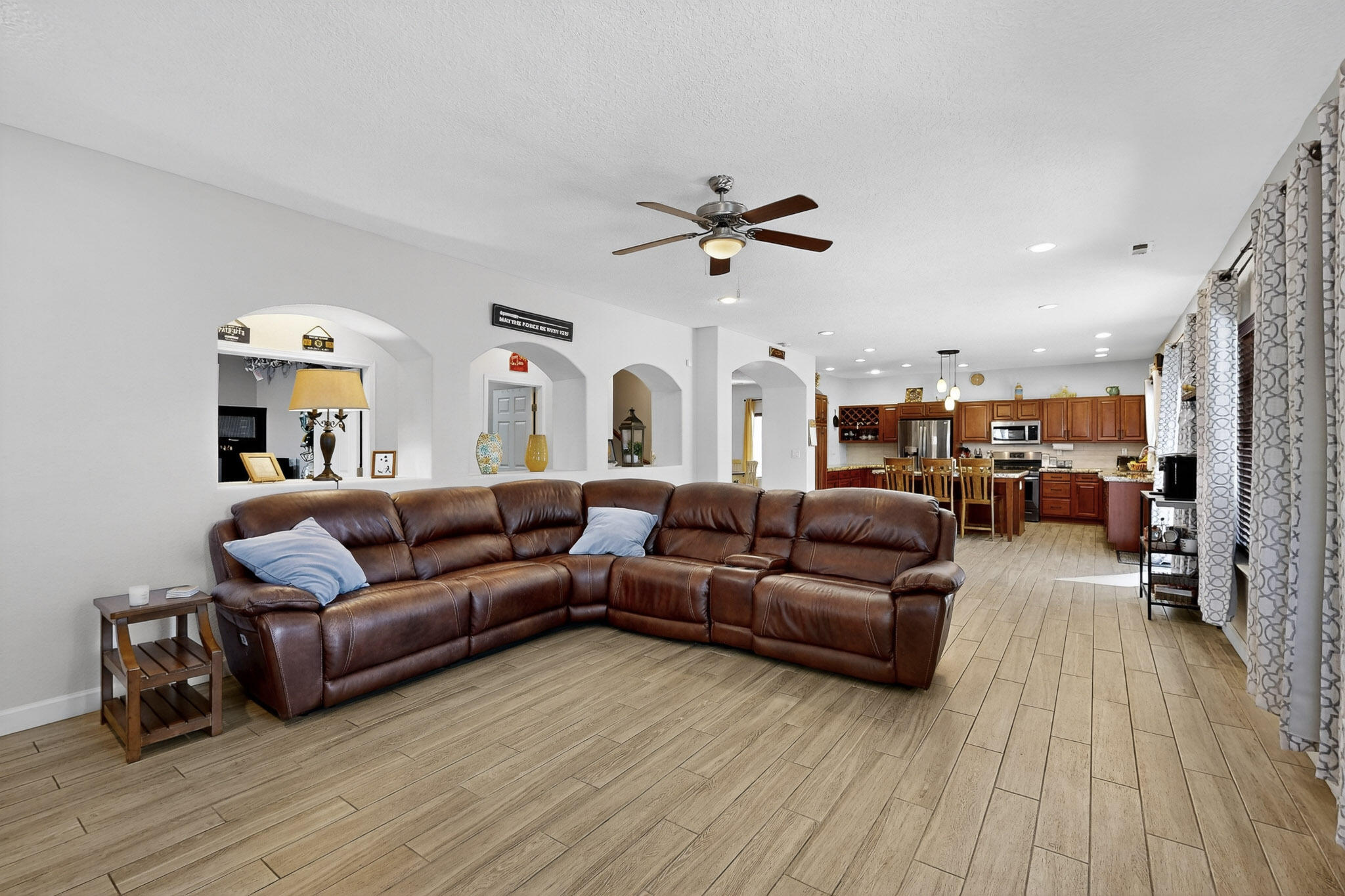 2606 AVENIDA CASTELLANA