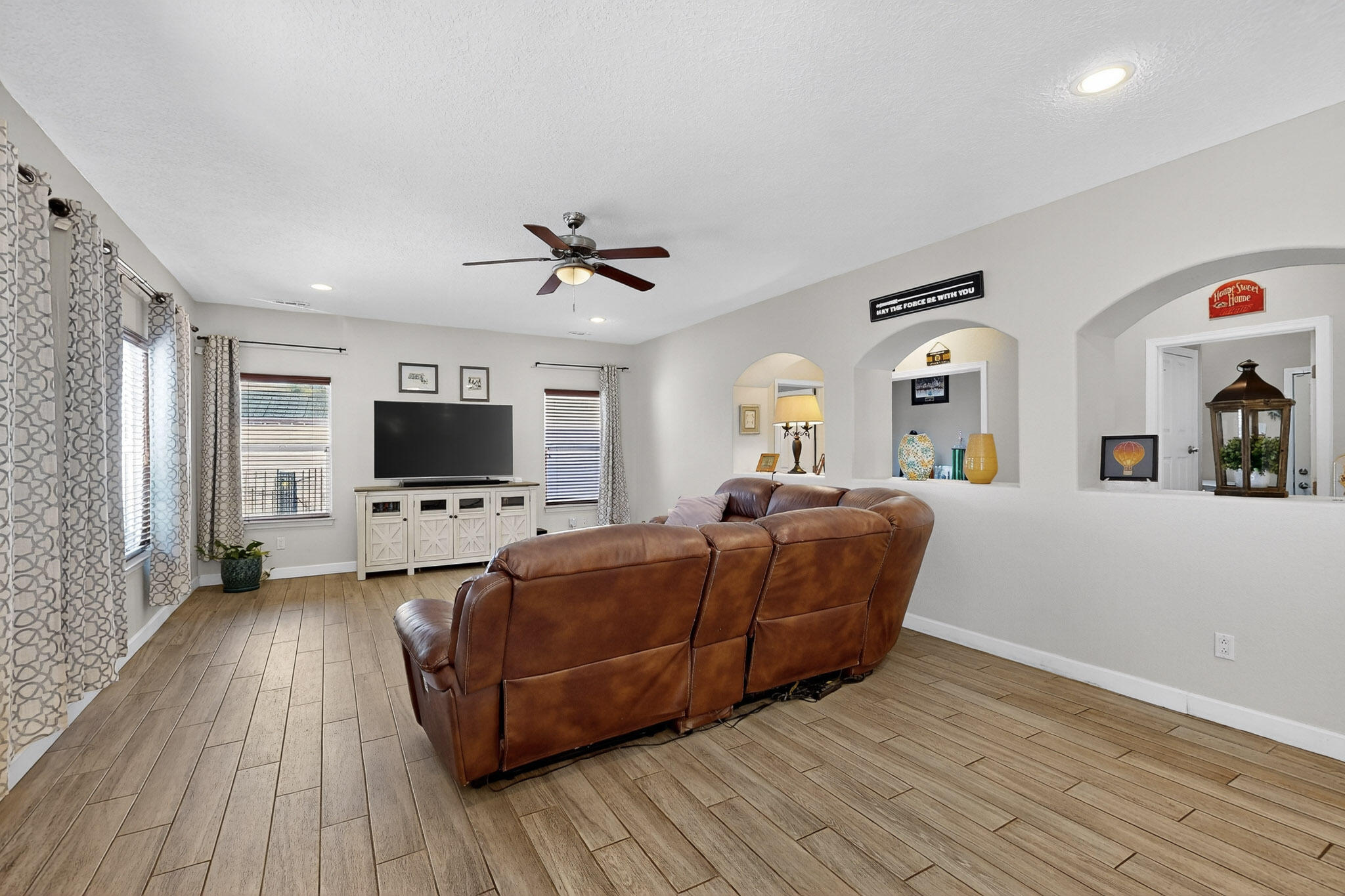 2606 AVENIDA CASTELLANA