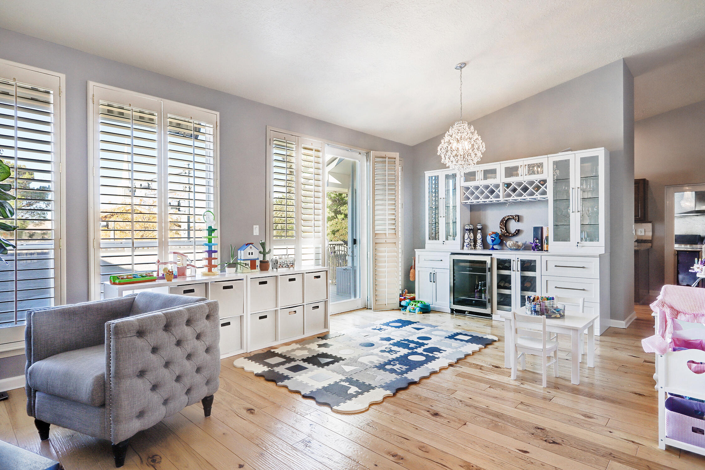 5905 MIMOSA Place NE