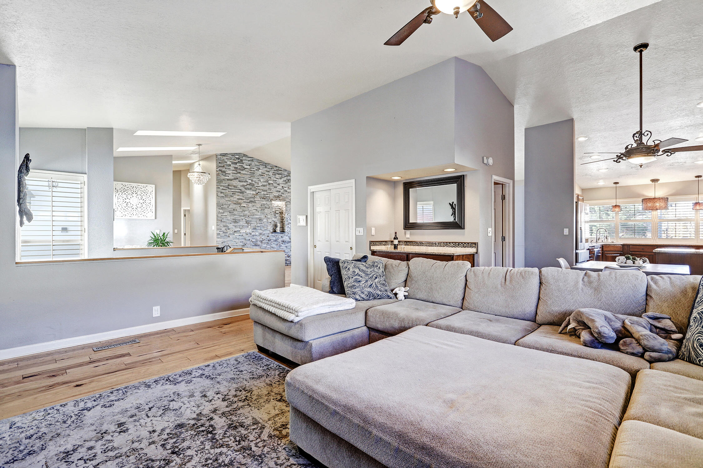 5905 MIMOSA Place NE