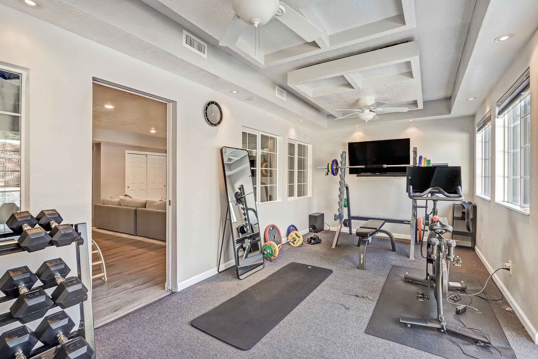 5905 MIMOSA Place NE