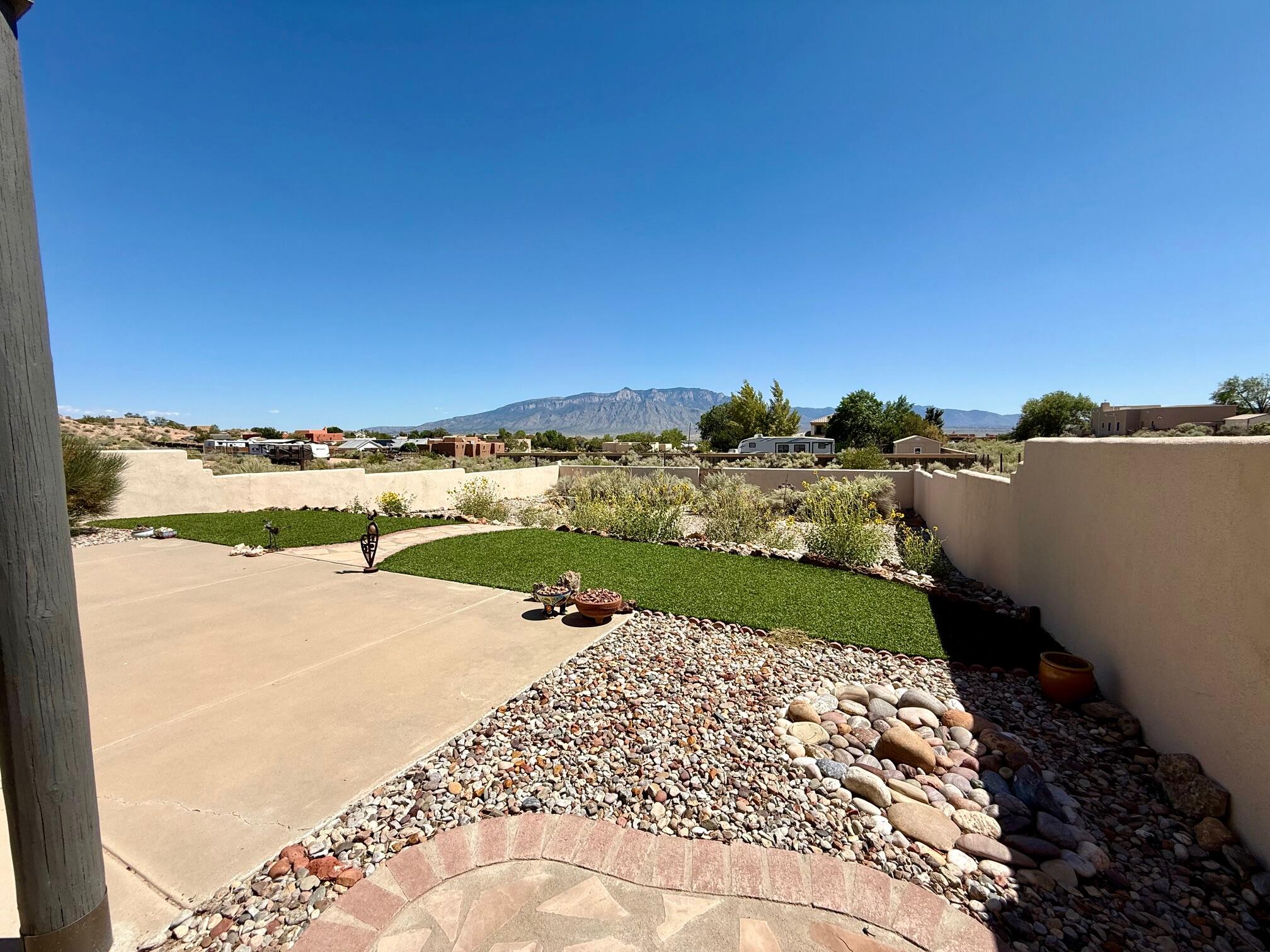 860 ACAPULCO Road NE