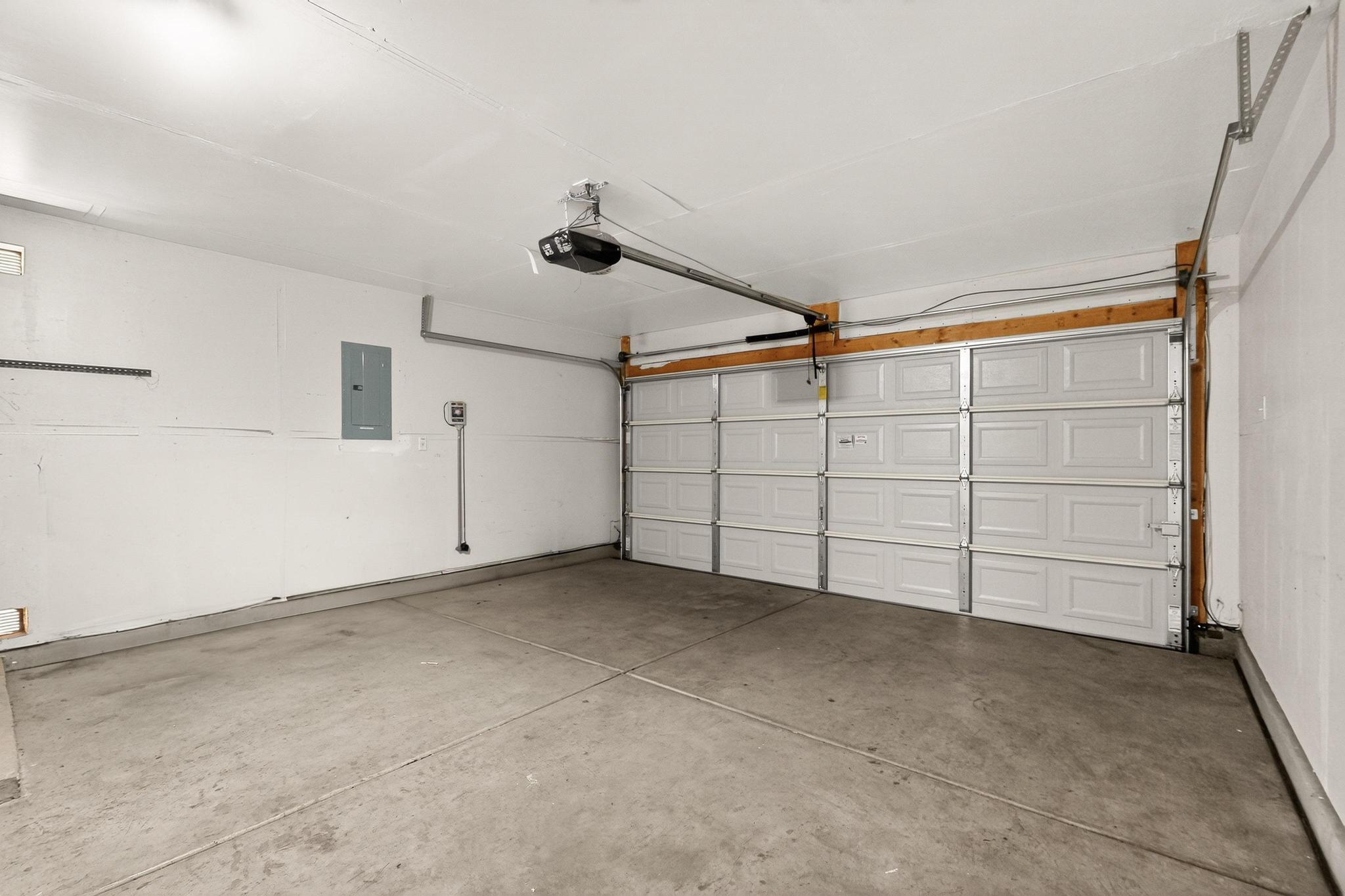 8928 LOWER MEADOW Trail SW