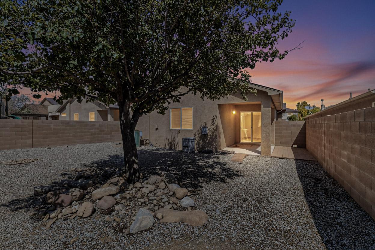 8928 LOWER MEADOW Trail SW