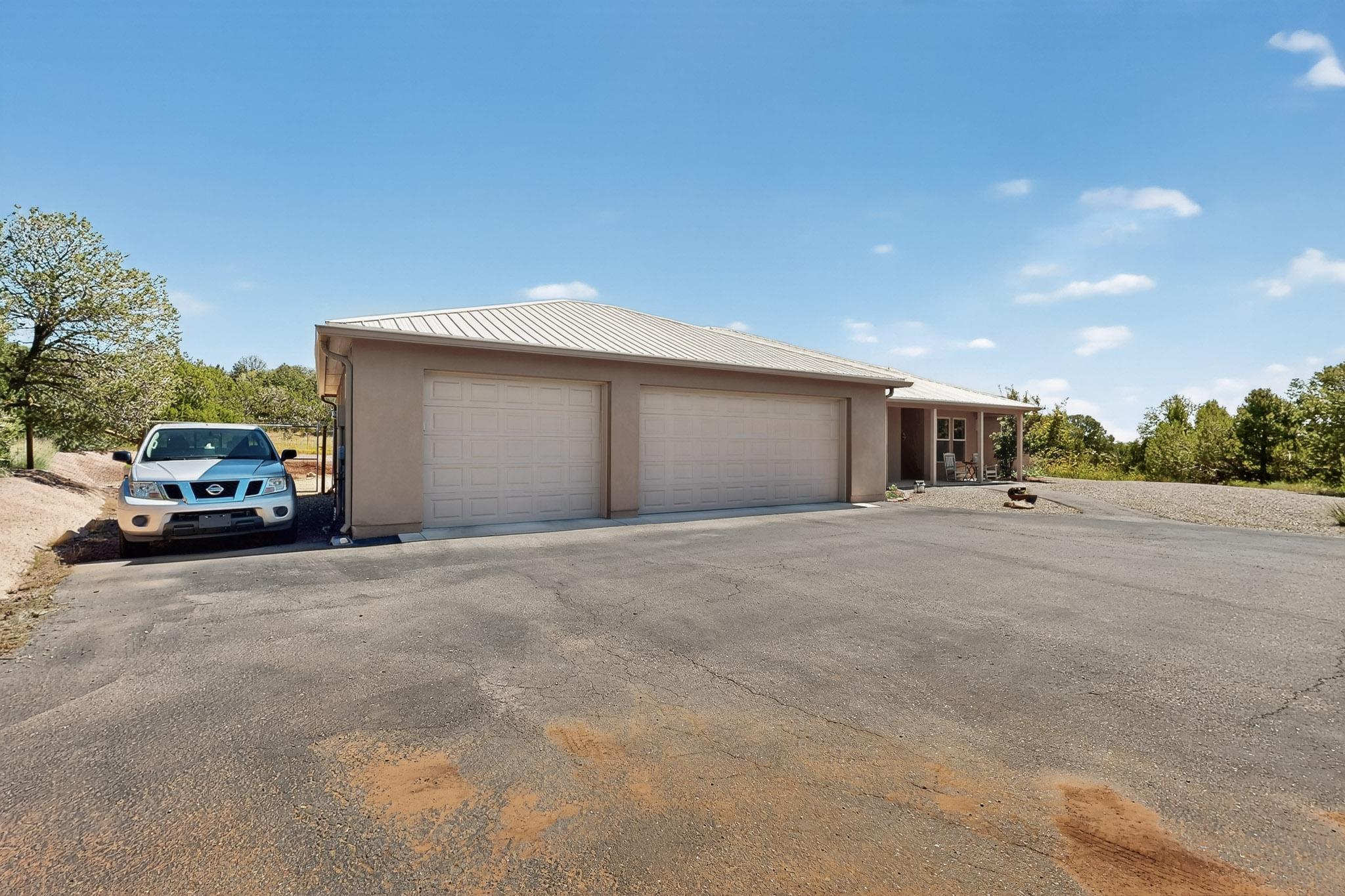 32 EXPRESS Boulevard