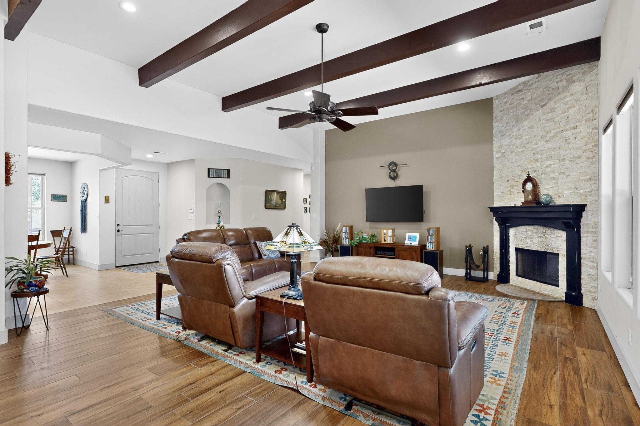 32 EXPRESS Boulevard