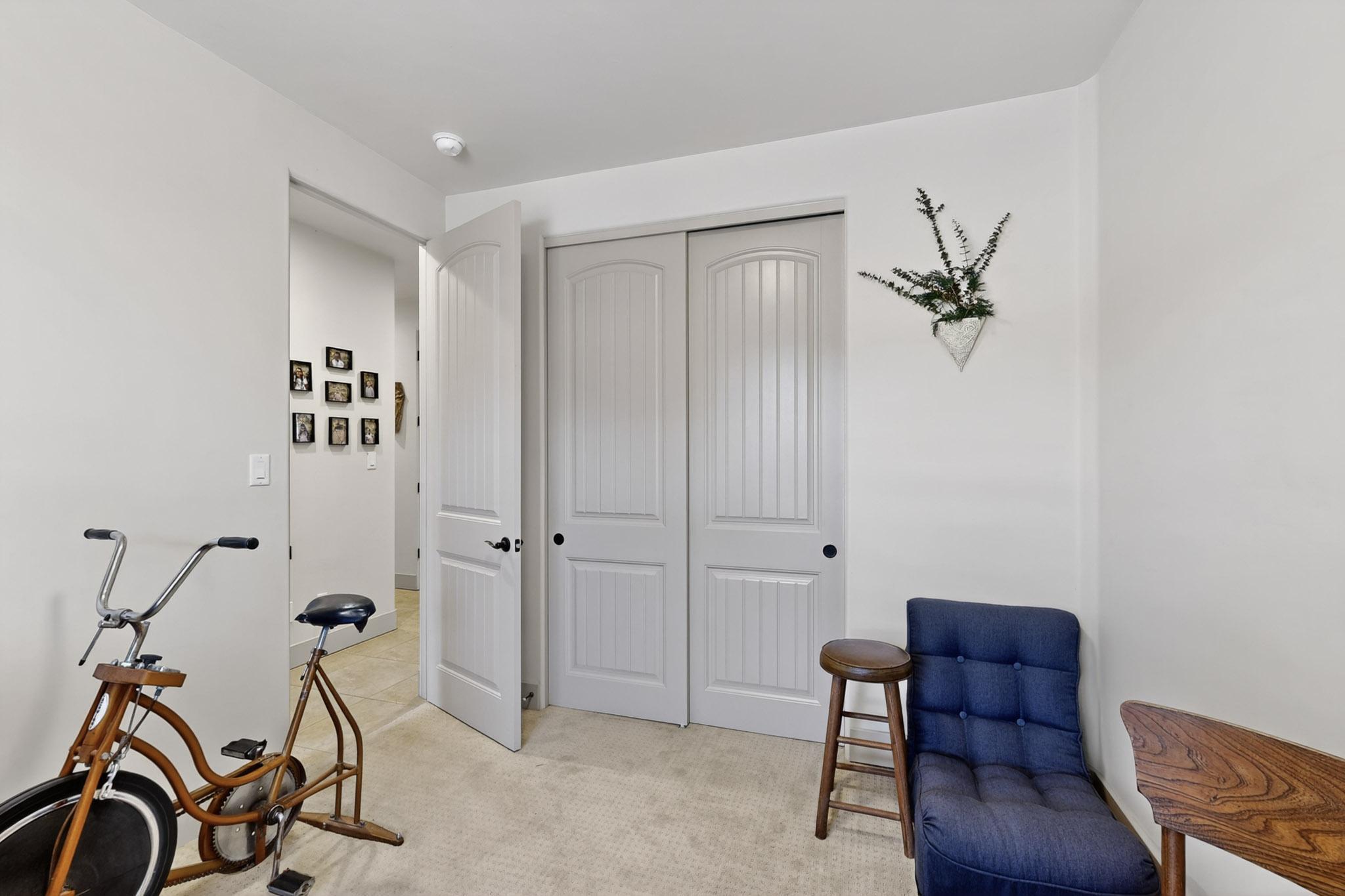 32 EXPRESS Boulevard