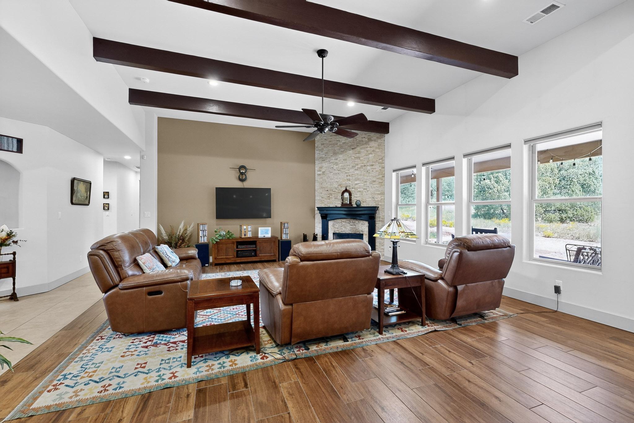 32 EXPRESS Boulevard