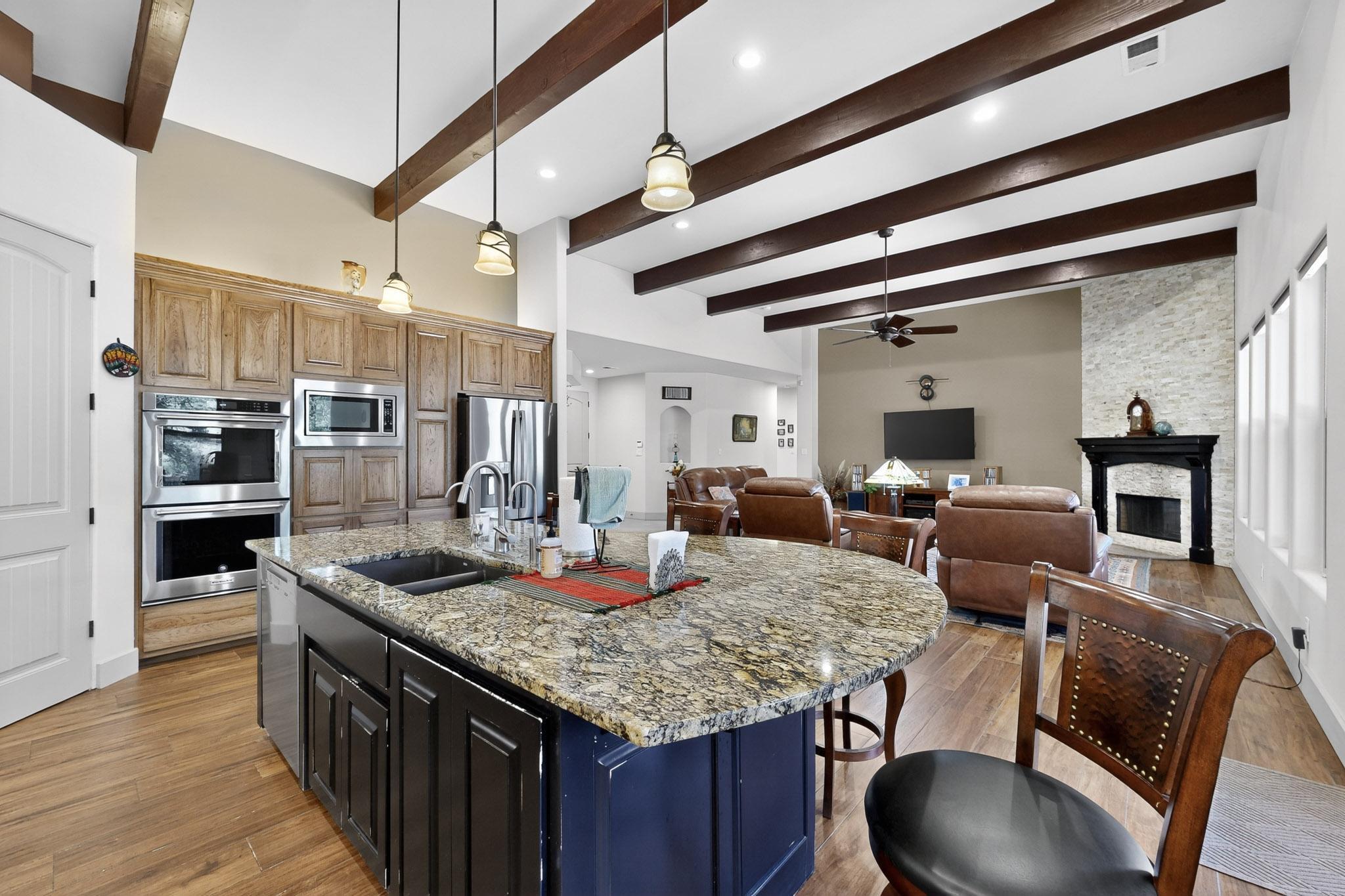 32 EXPRESS Boulevard