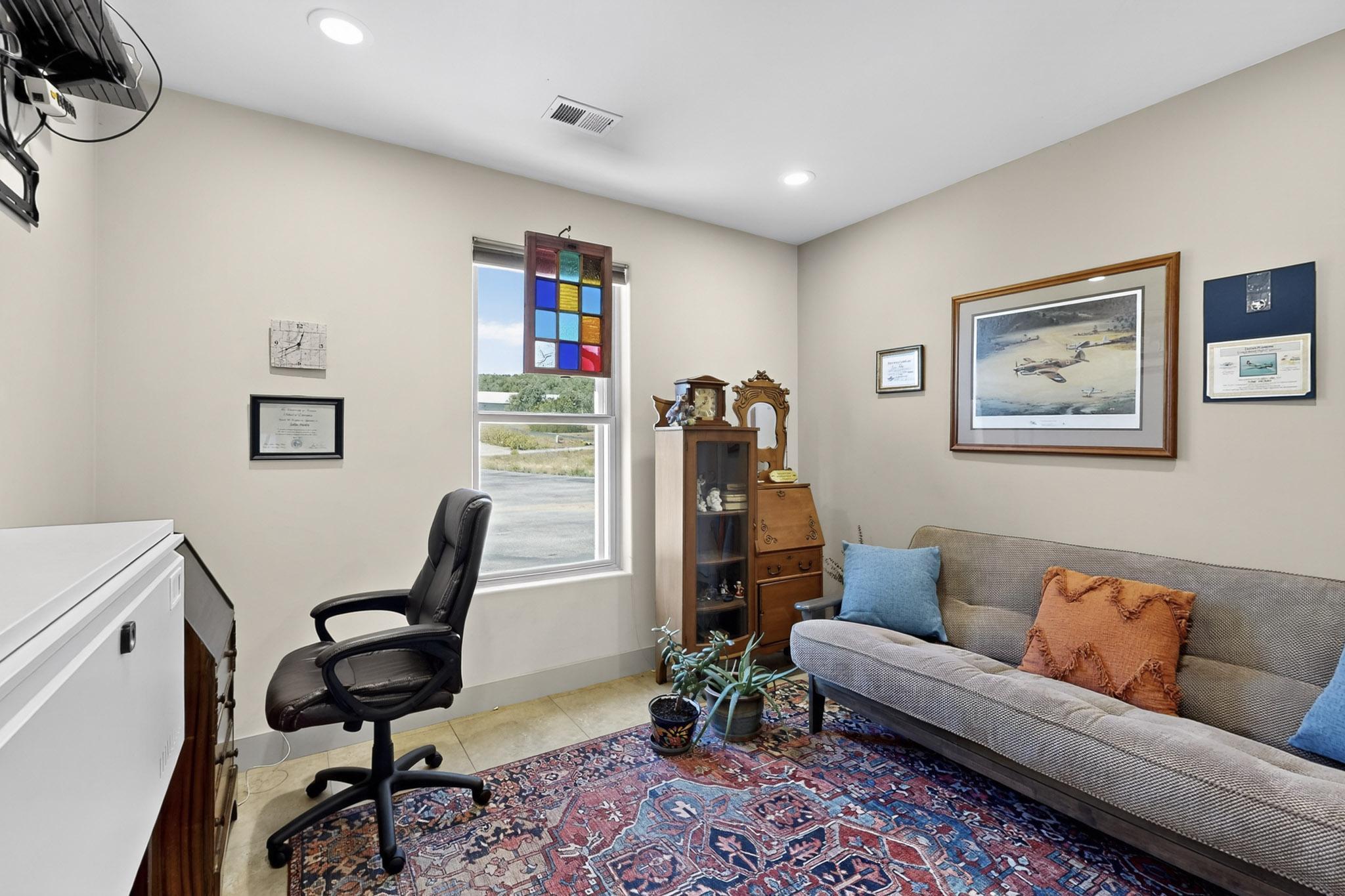 32 EXPRESS Boulevard