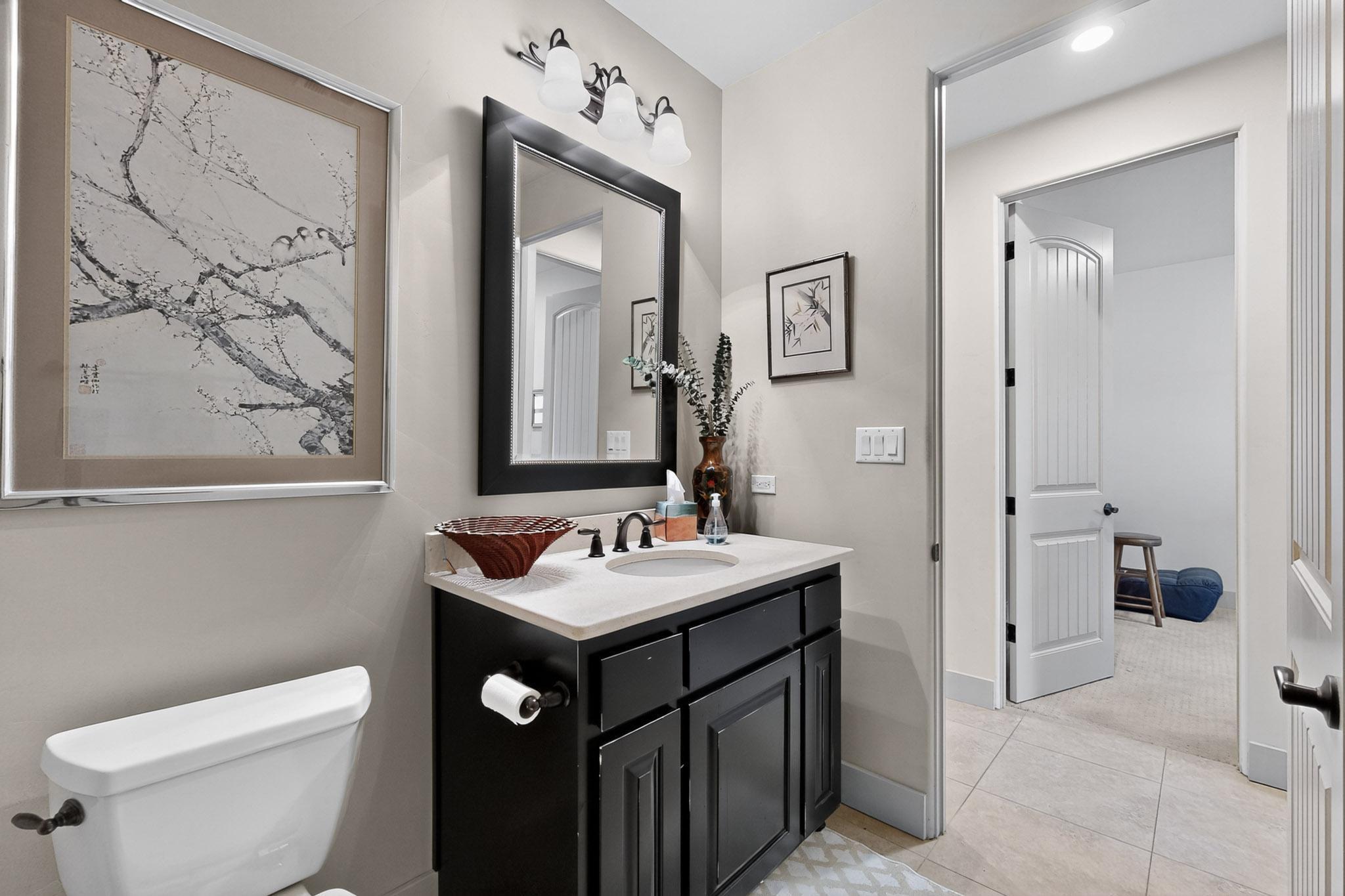 32 EXPRESS Boulevard