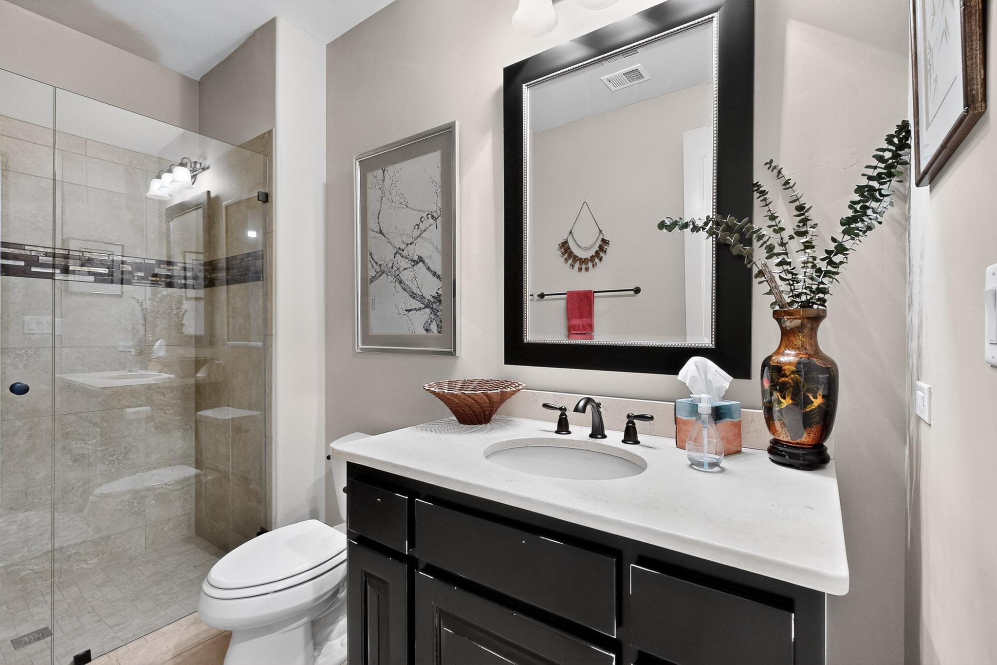 32 EXPRESS Boulevard