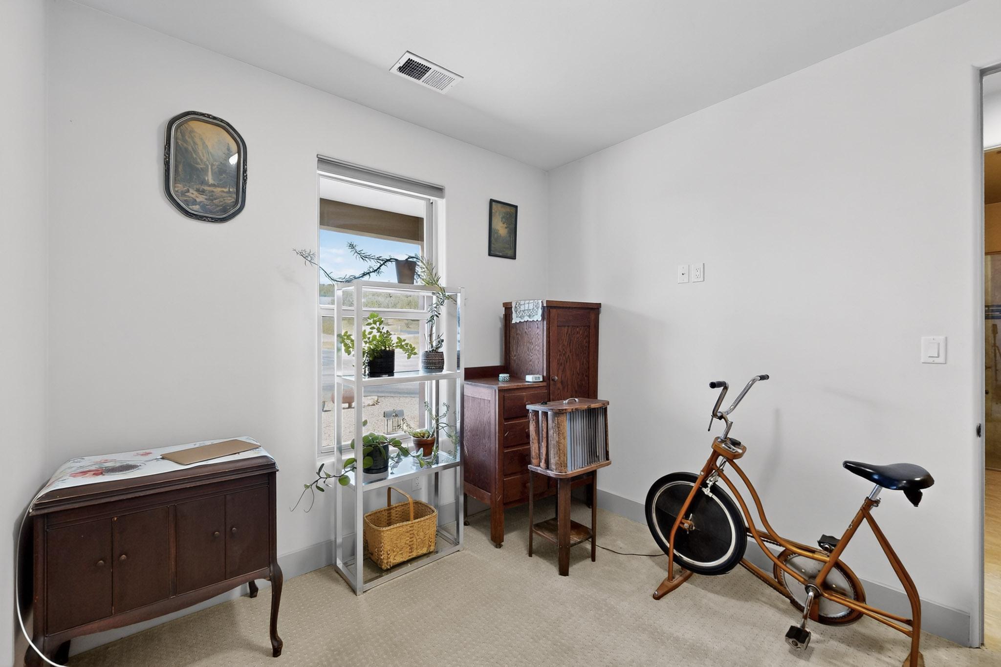 32 EXPRESS Boulevard