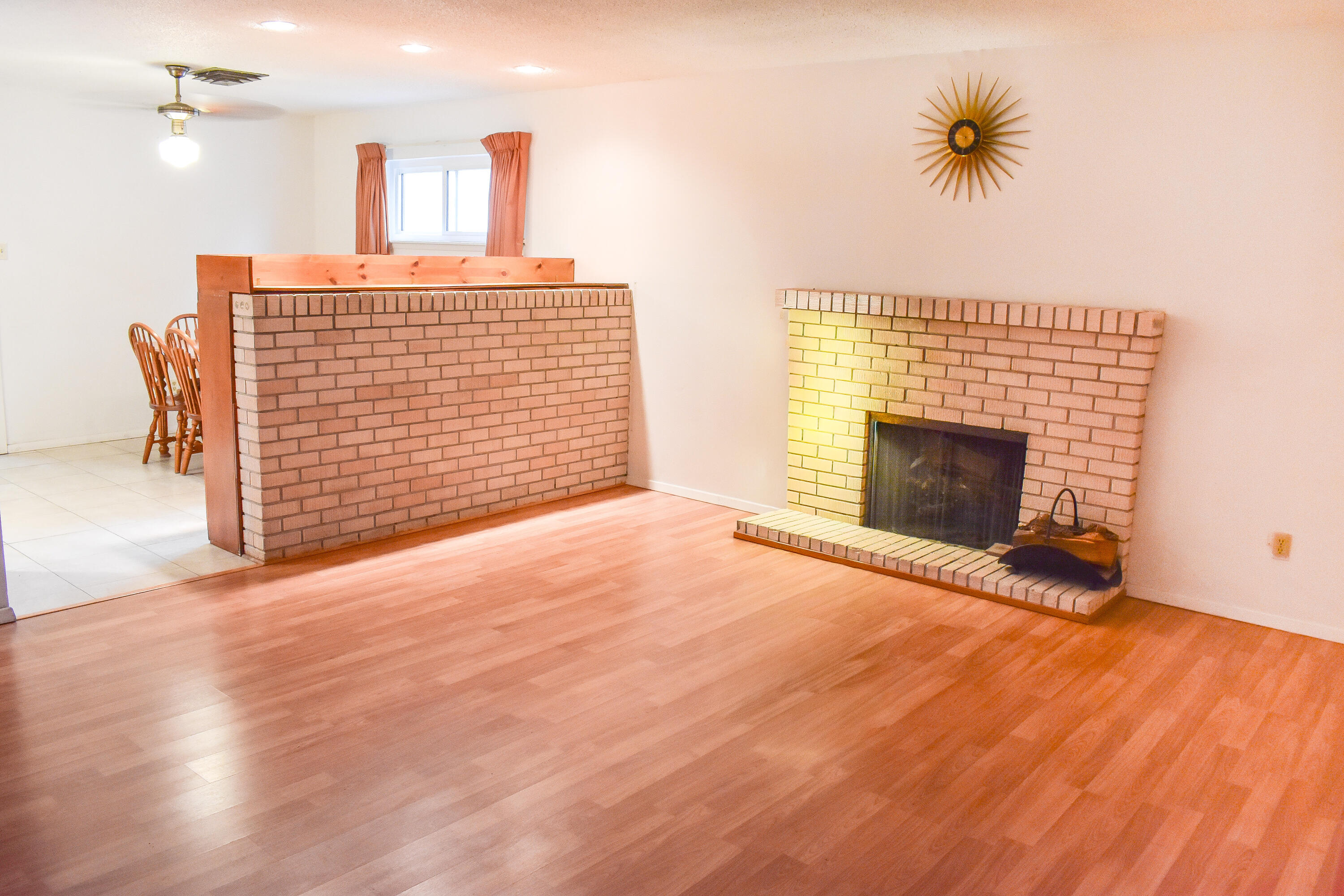 11521 VERSAILLES Avenue NE