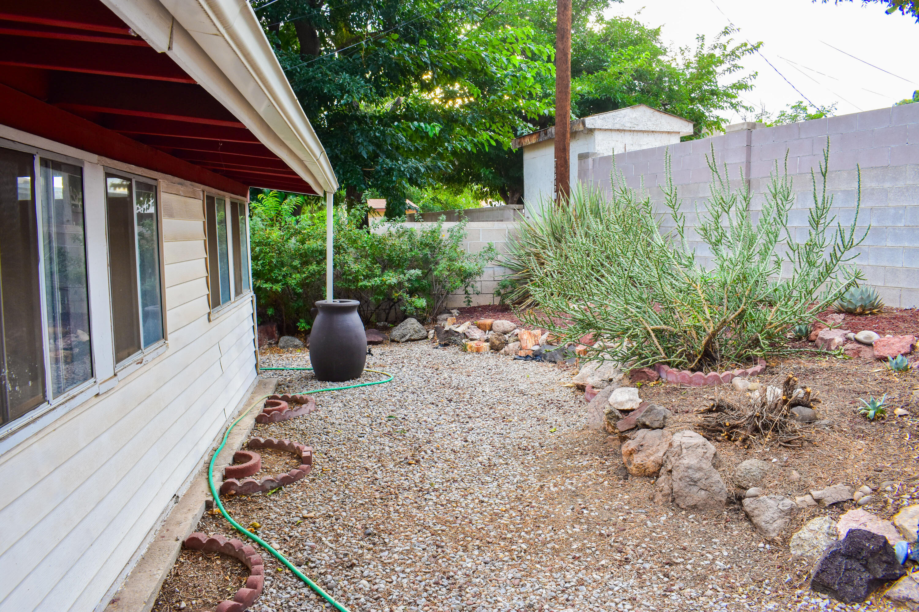 11521 VERSAILLES Avenue NE