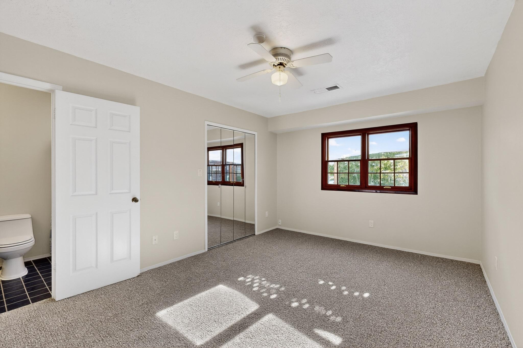 404 PYRITE Drive NE