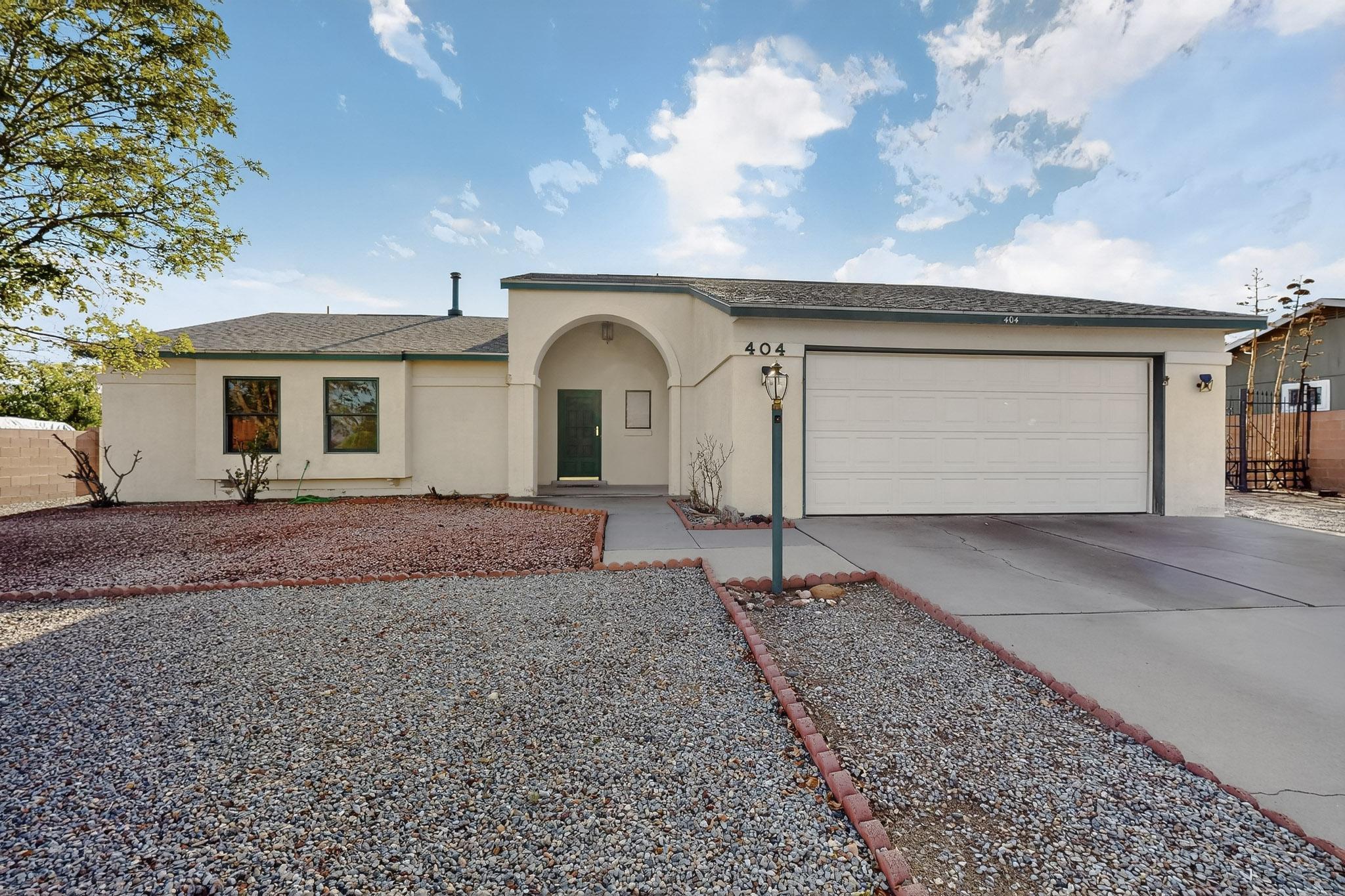 404 PYRITE Drive NE