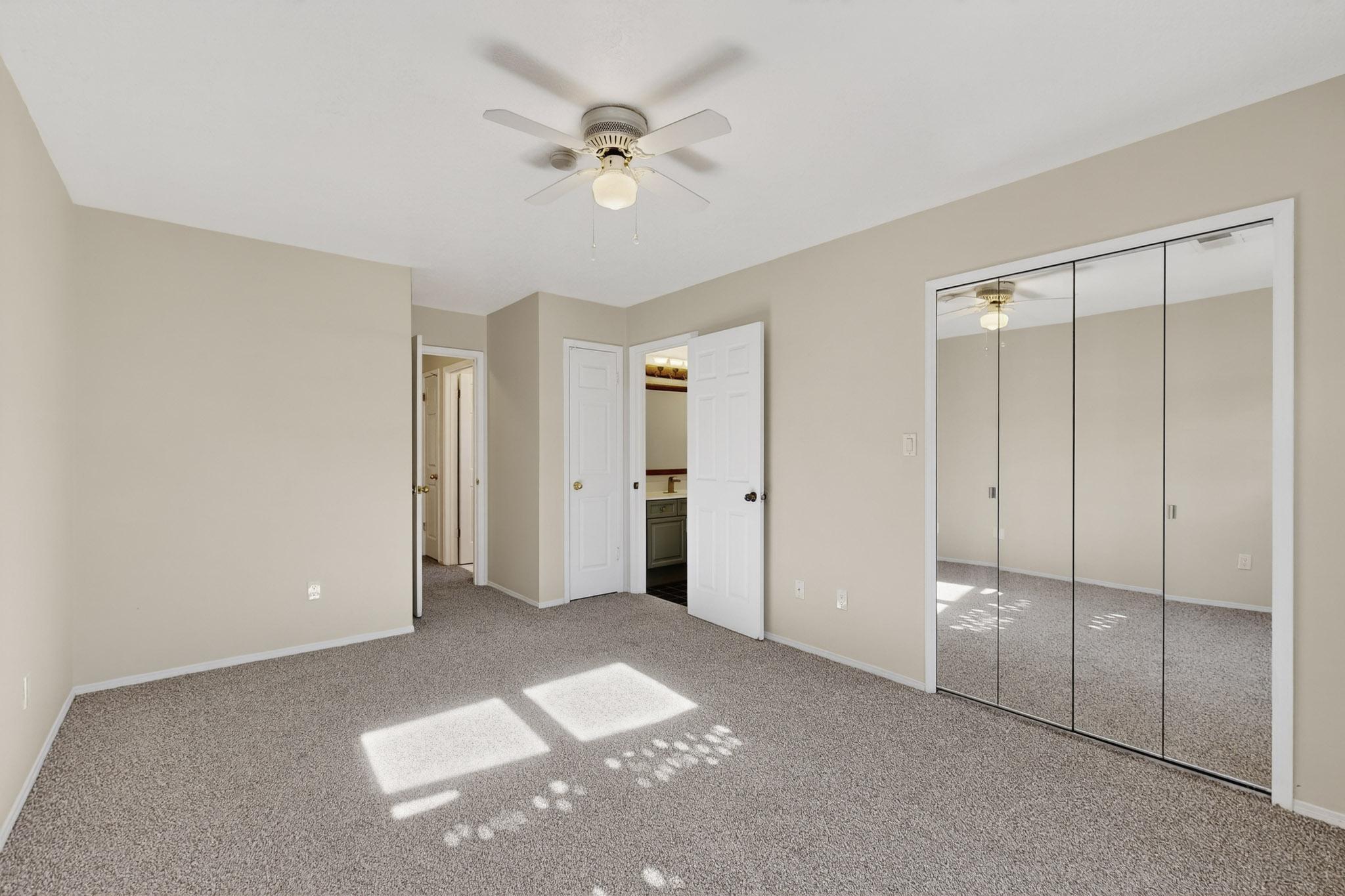 404 PYRITE Drive NE