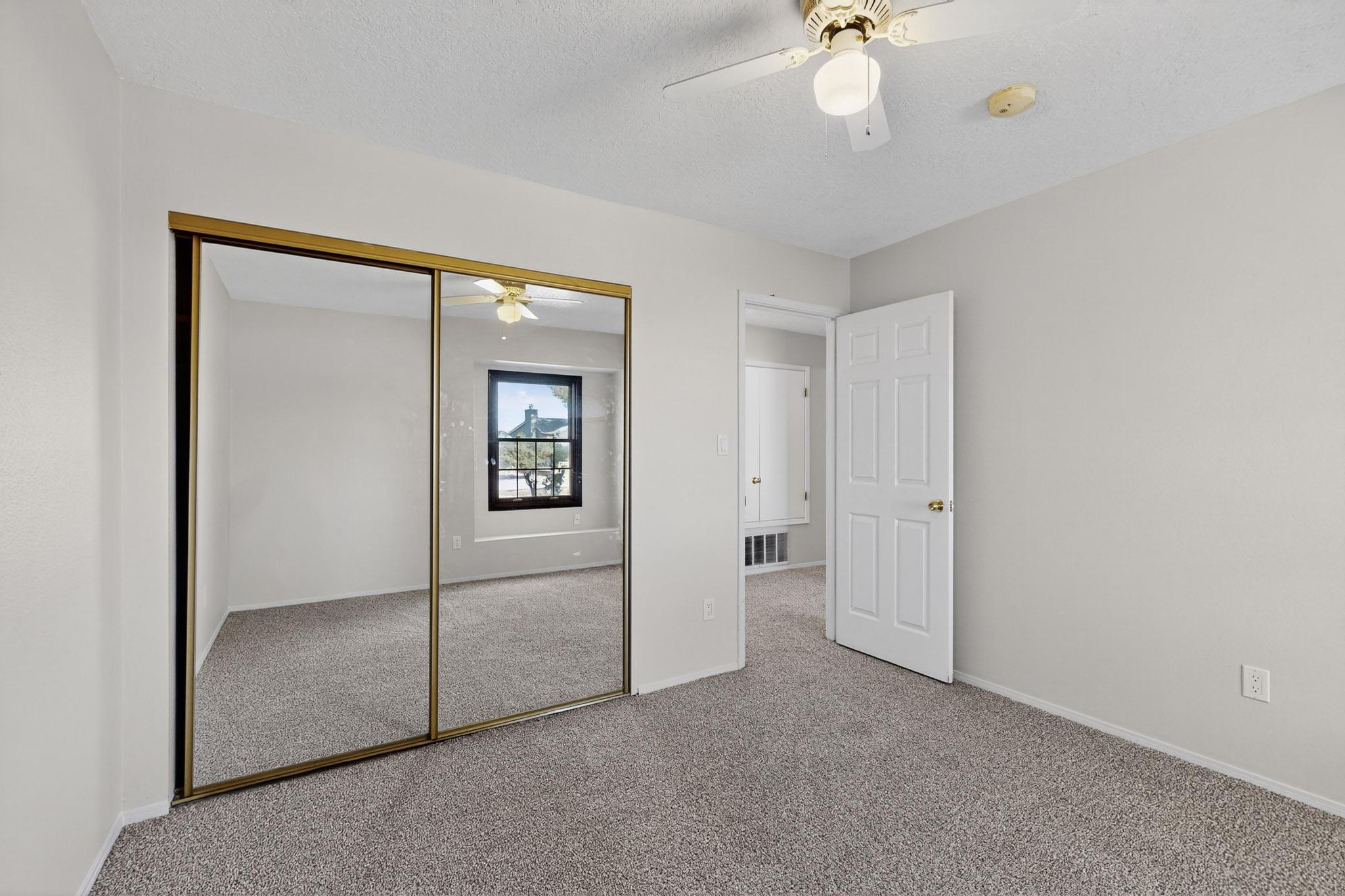 404 PYRITE Drive NE