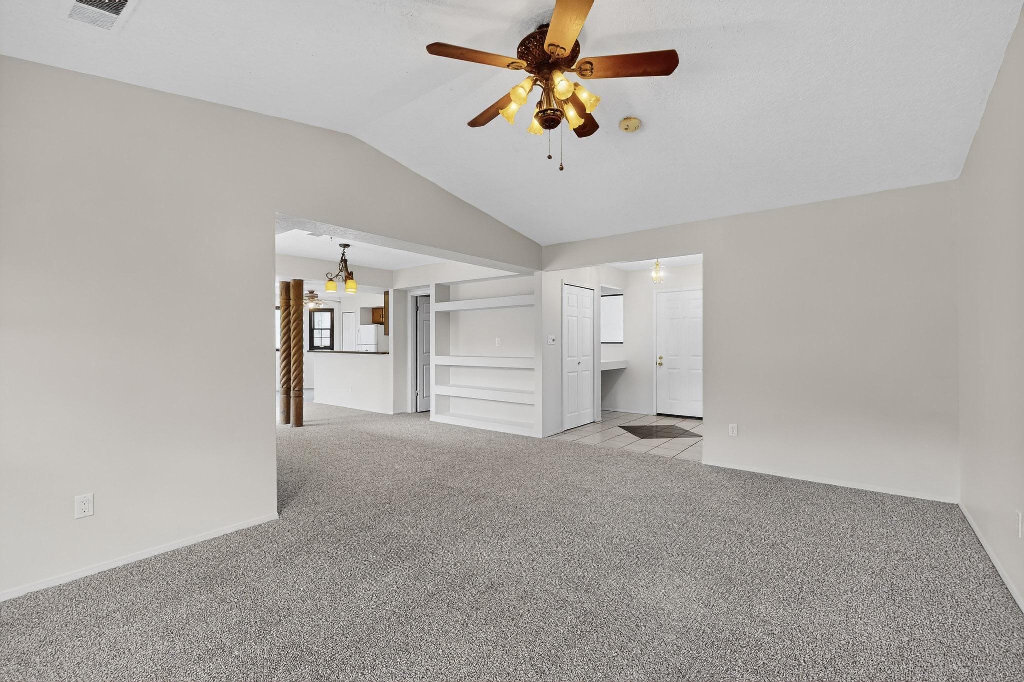 404 PYRITE Drive NE