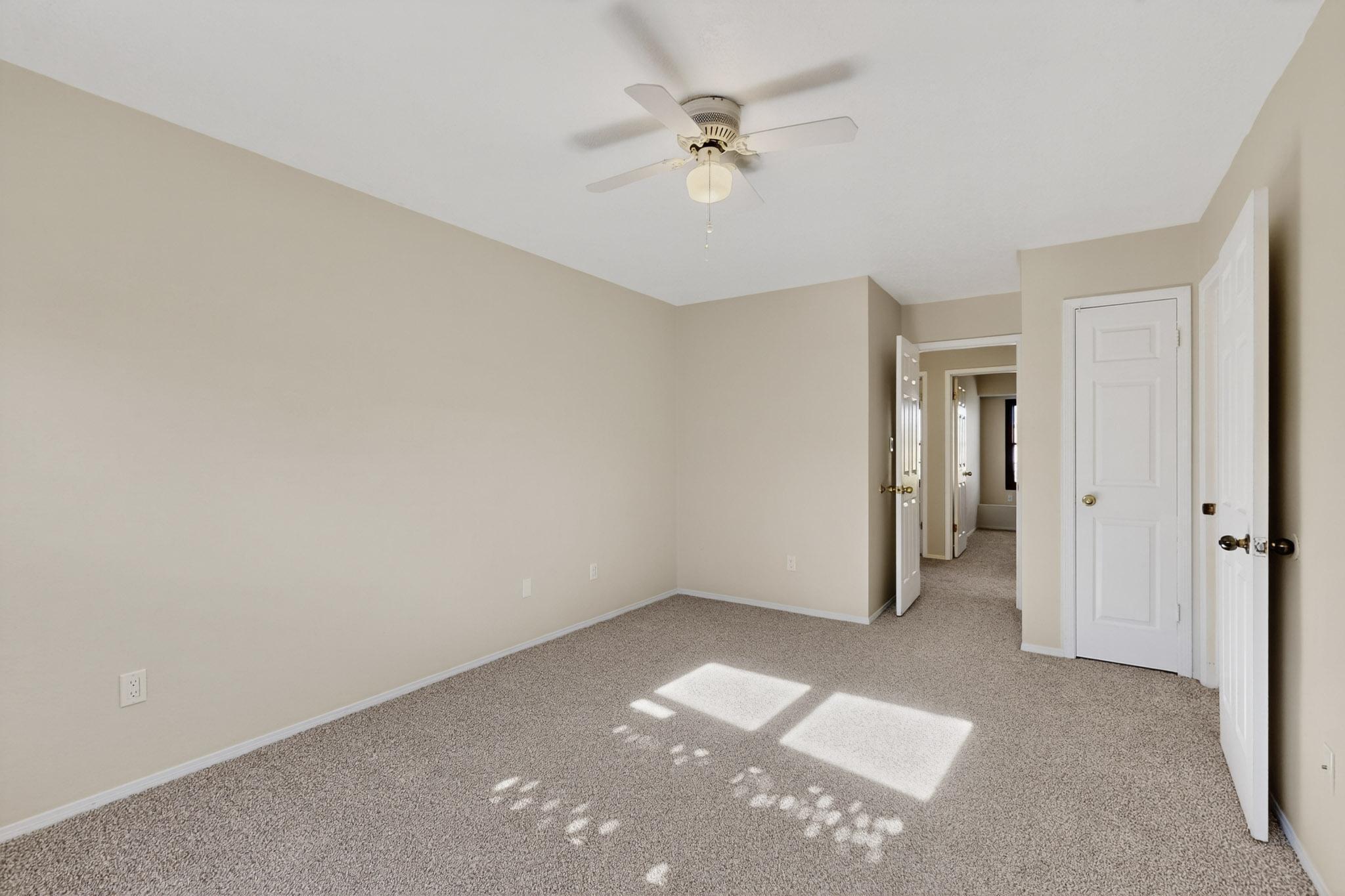 404 PYRITE Drive NE