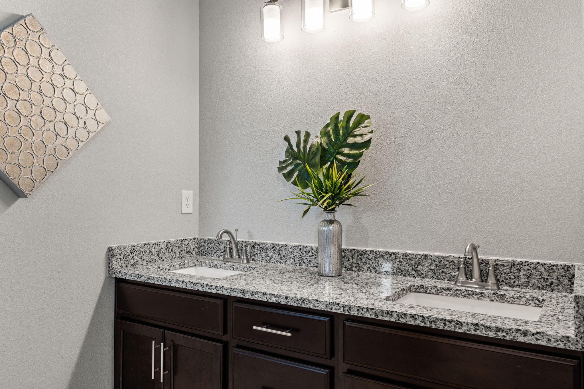 388 PECOS Loop SE