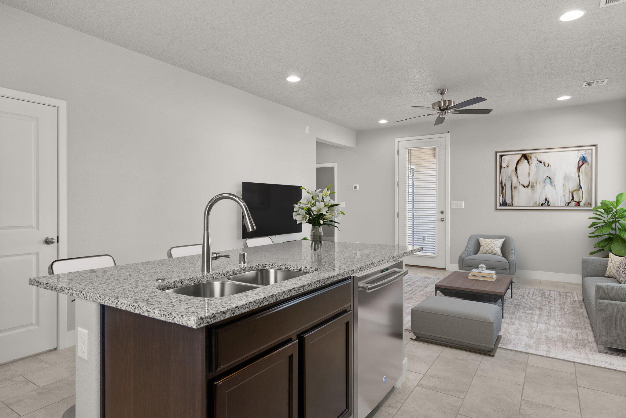388 PECOS Loop SE