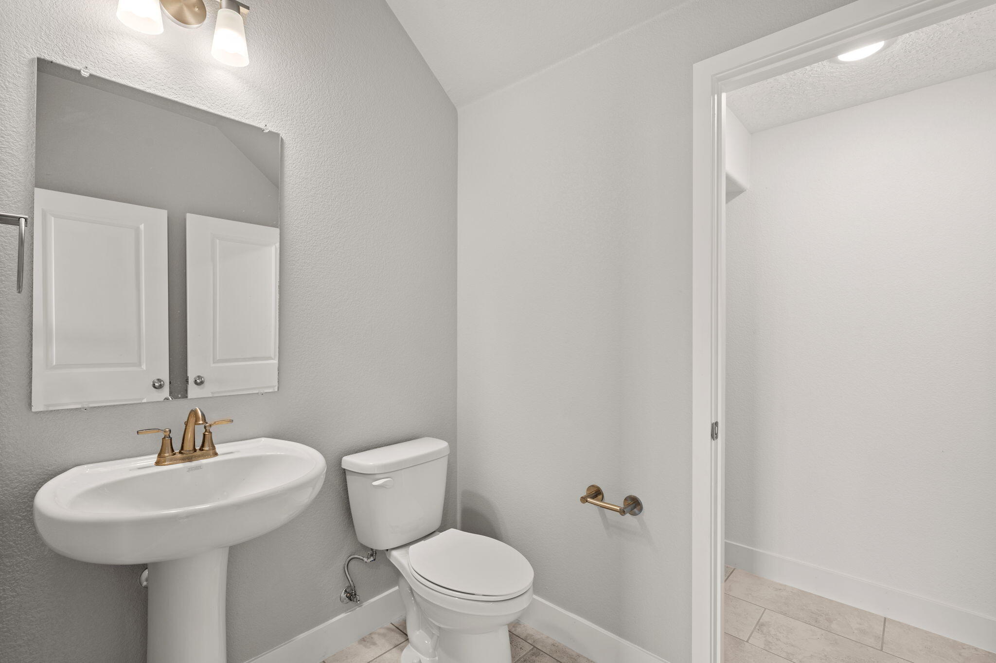 388 PECOS Loop SE