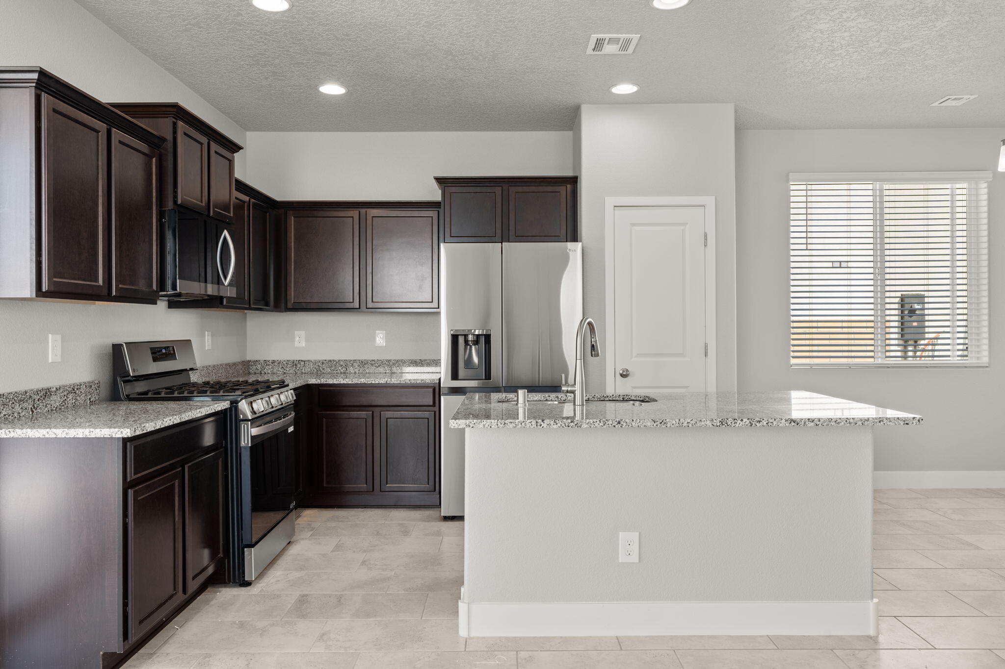 388 PECOS Loop SE