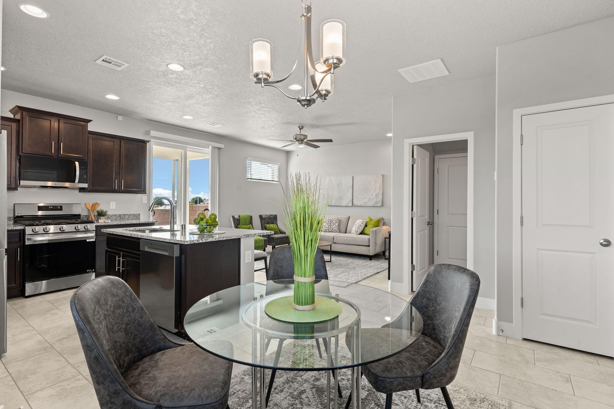 388 PECOS Loop SE