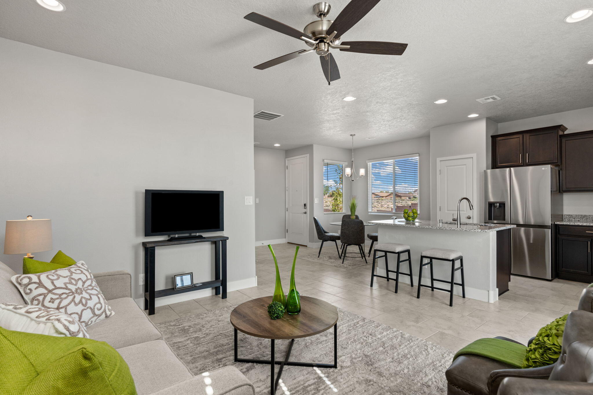 388 PECOS Loop SE