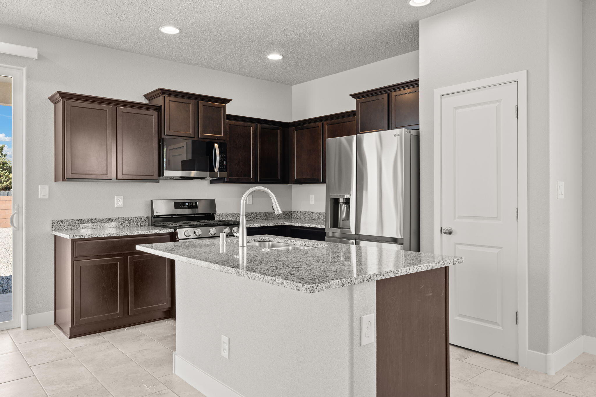 388 PECOS Loop SE