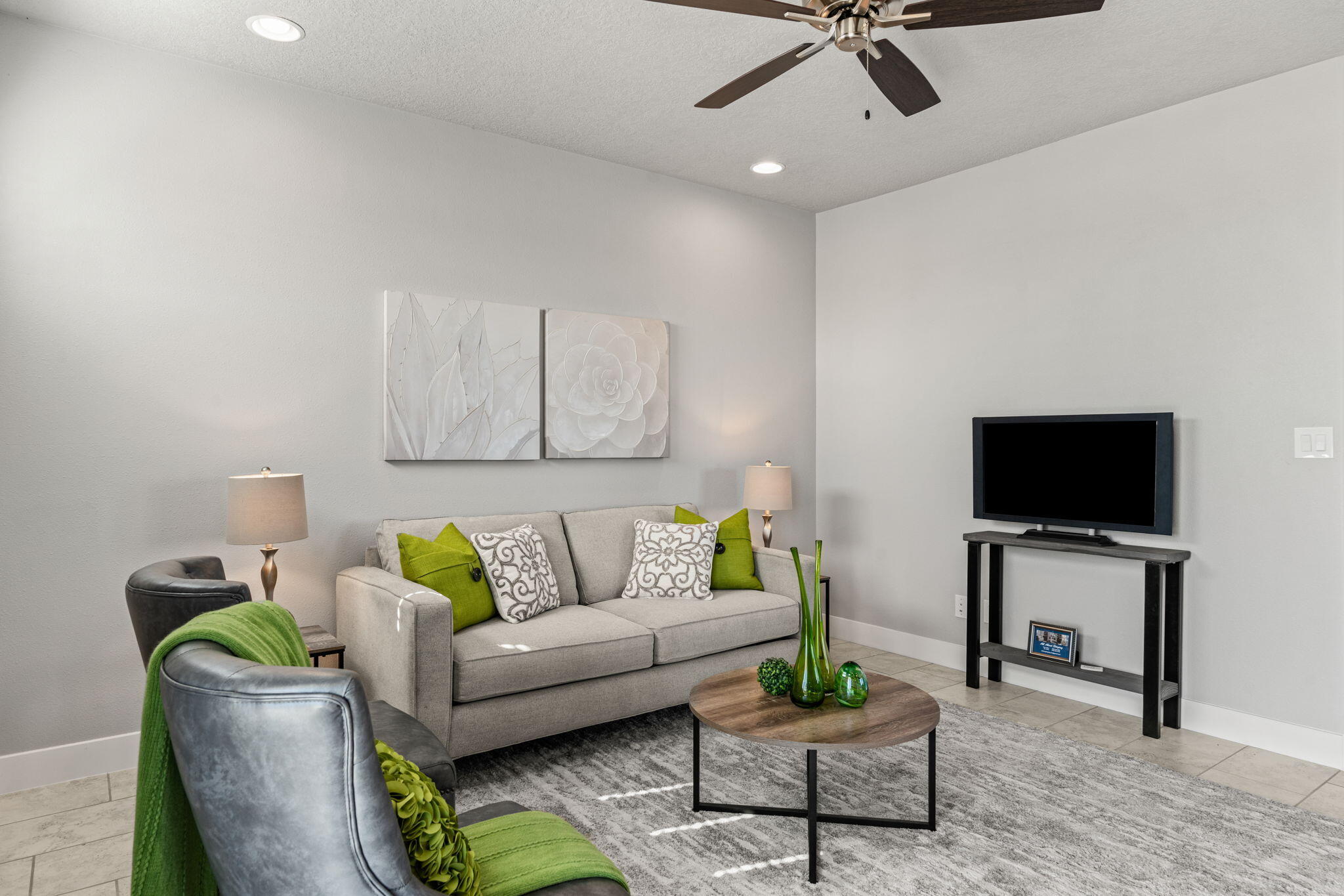 388 PECOS Loop SE