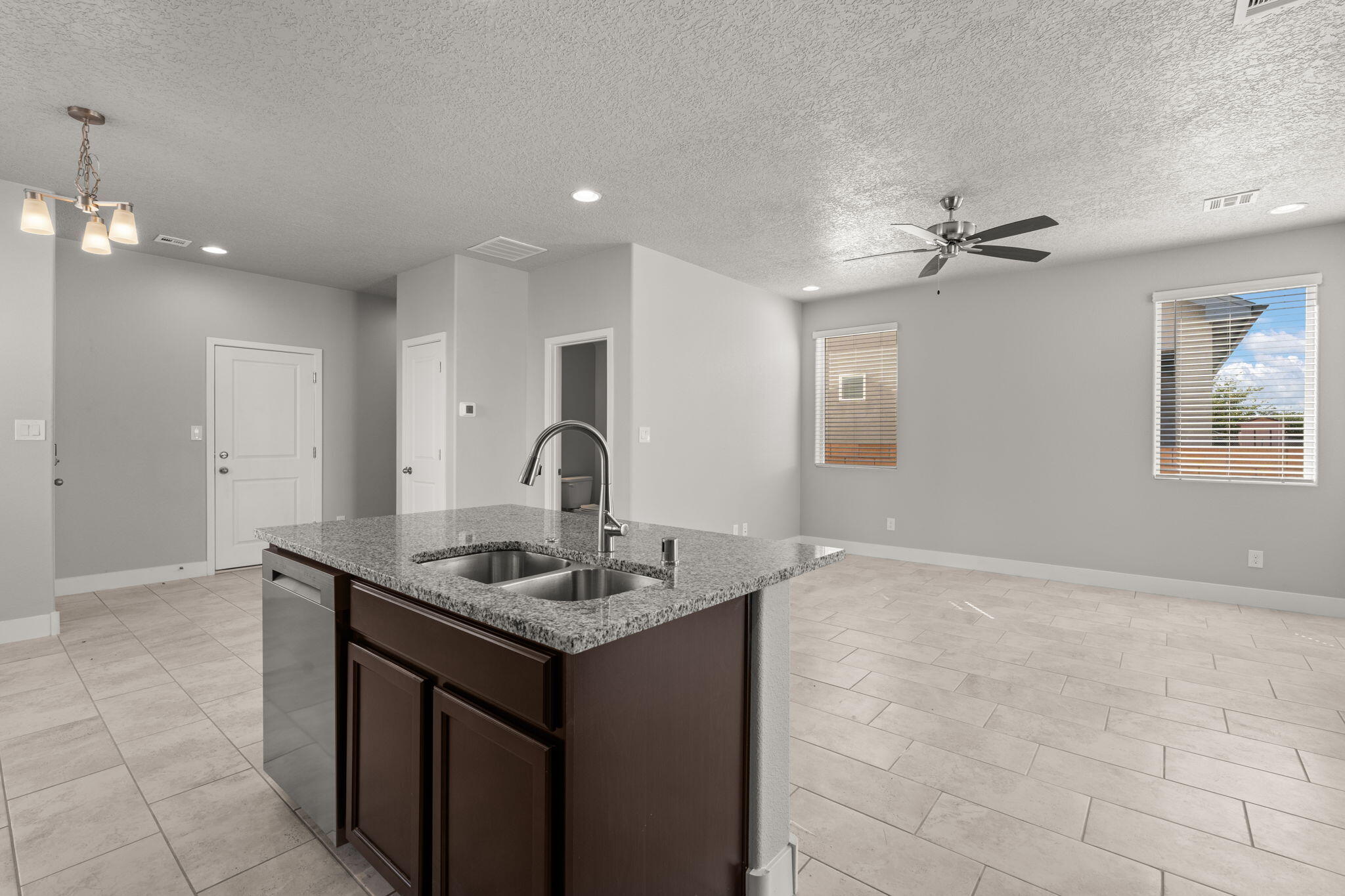 388 PECOS Loop SE