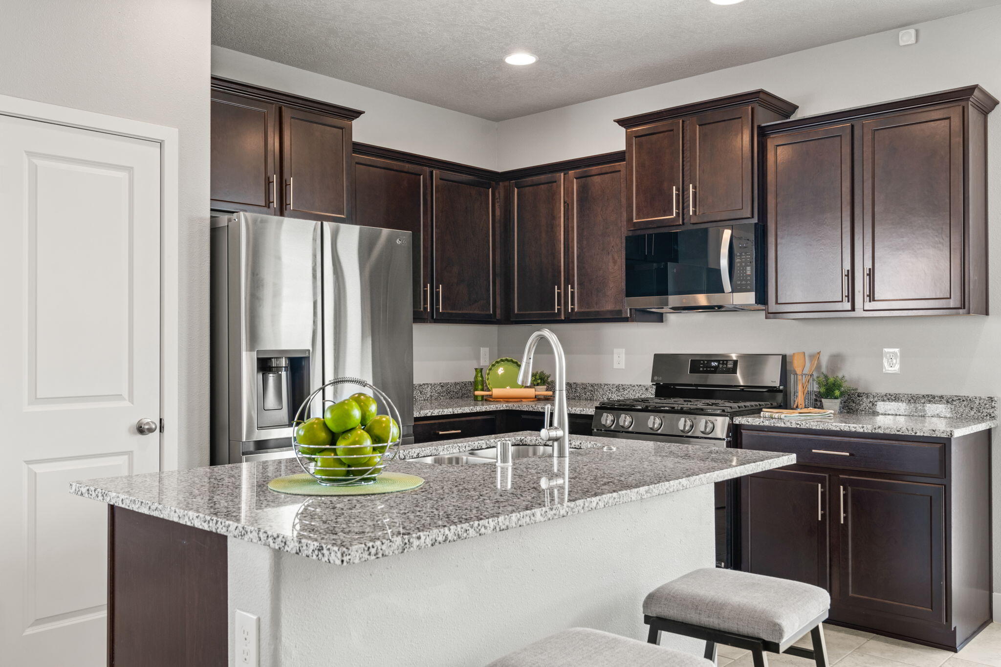 388 PECOS Loop SE
