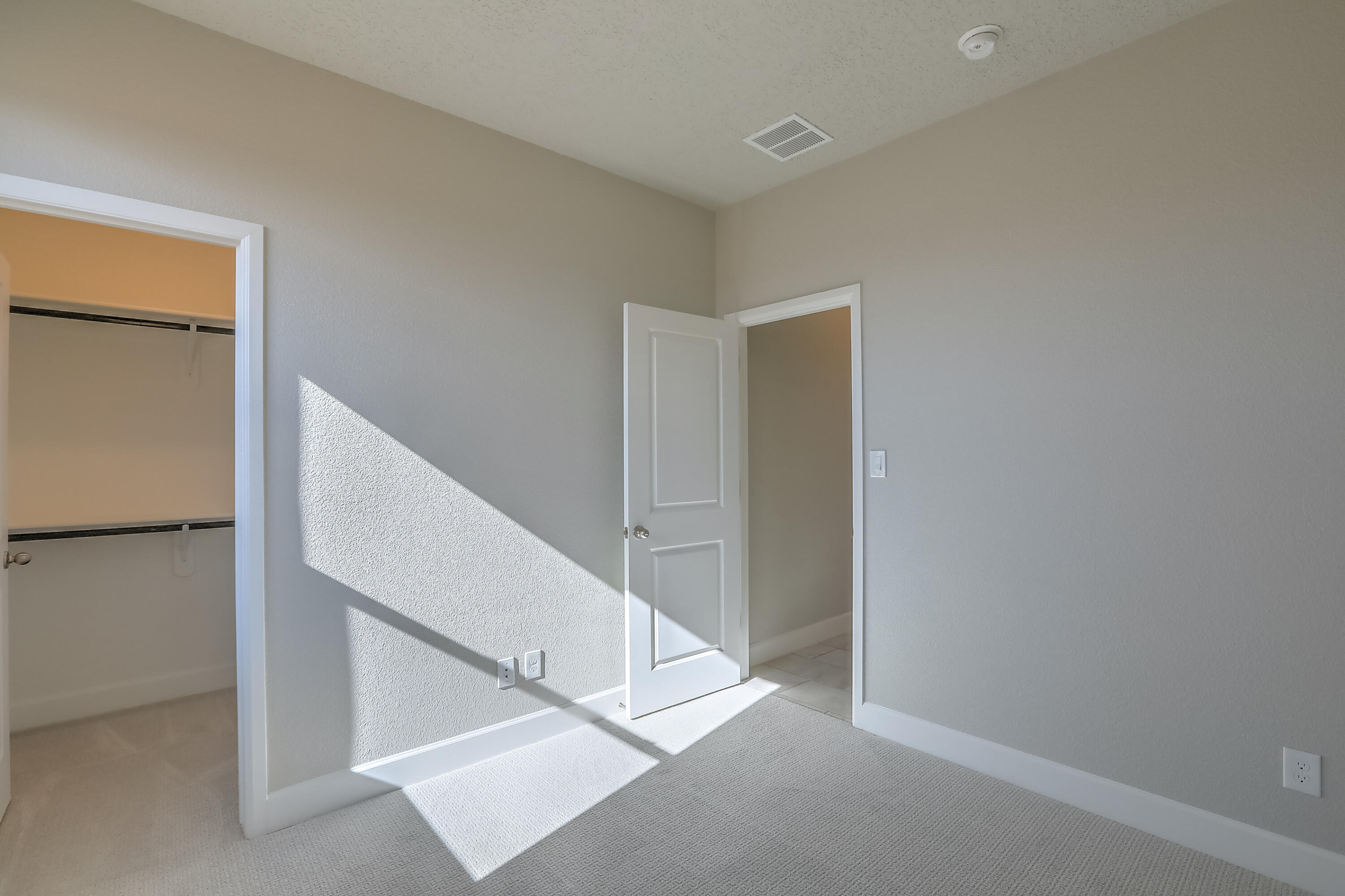 6817 Cleary Loop NE