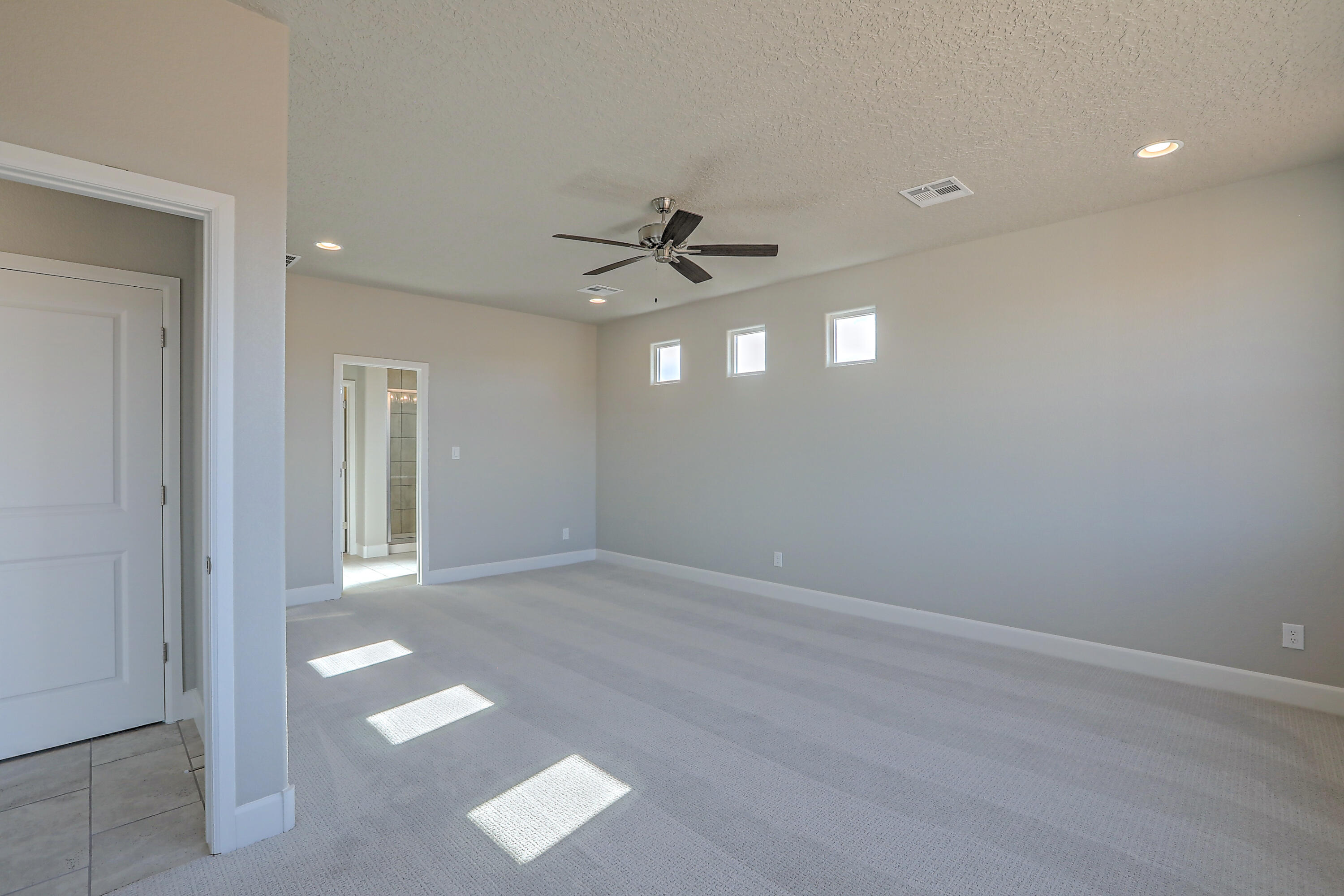 6817 Cleary Loop NE