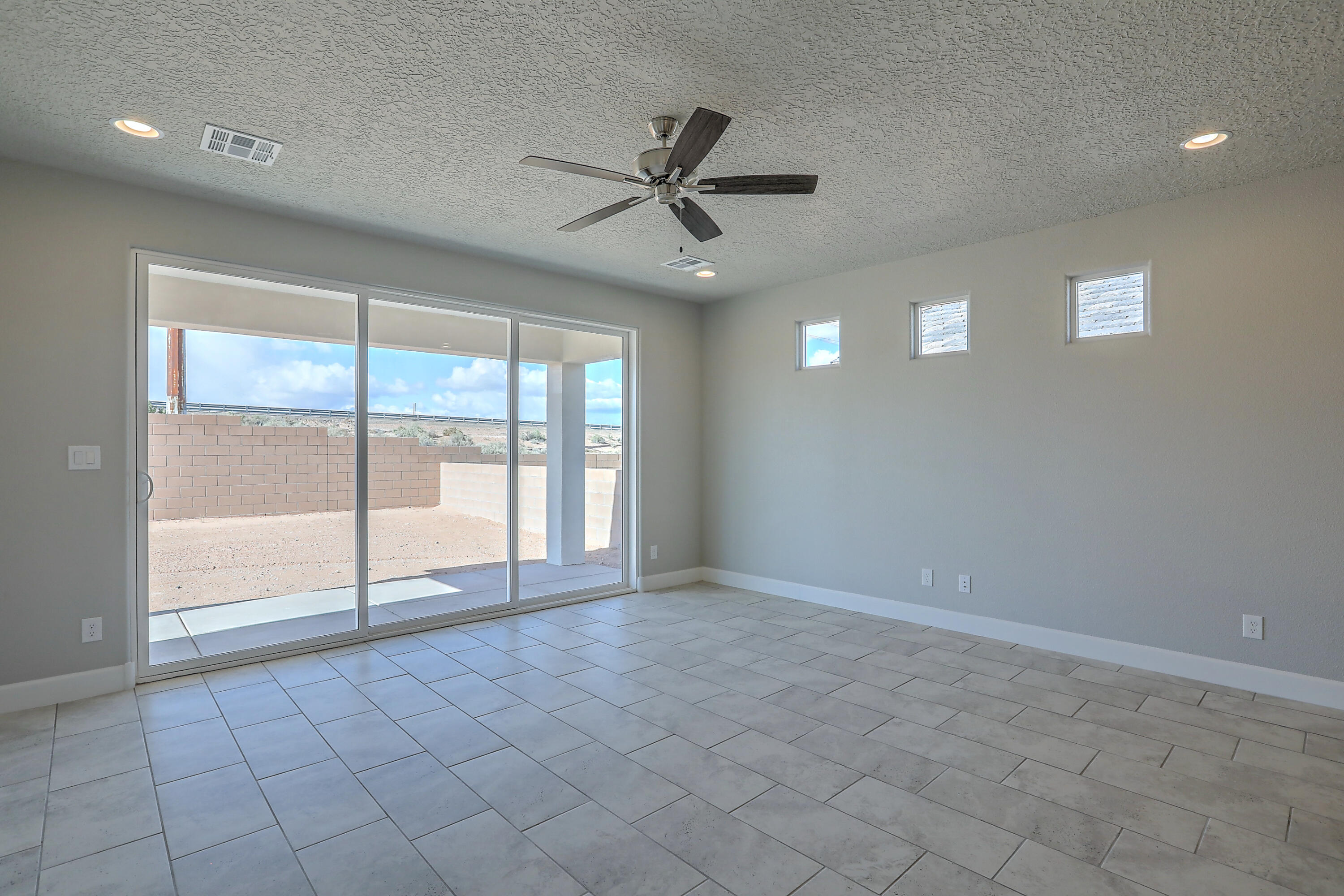 6817 Cleary Loop NE