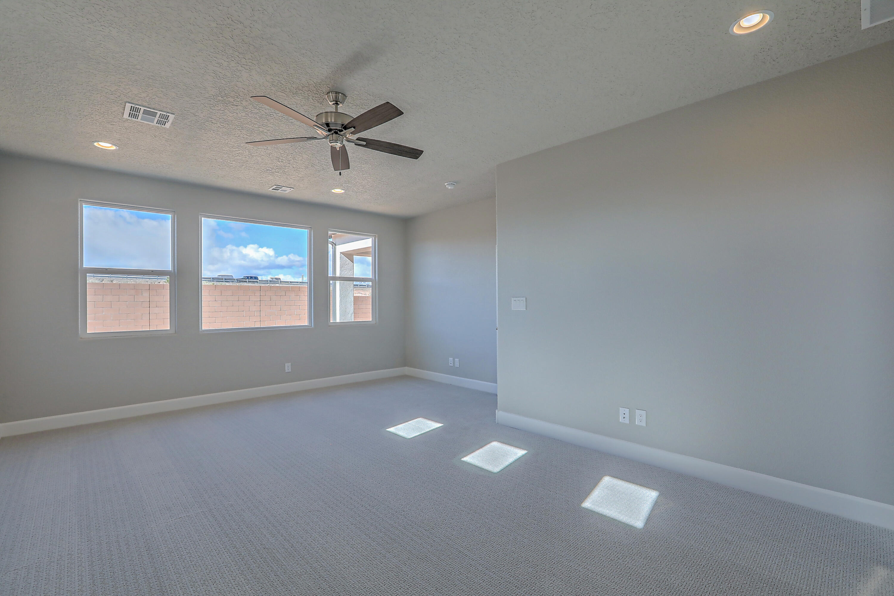 6817 Cleary Loop NE