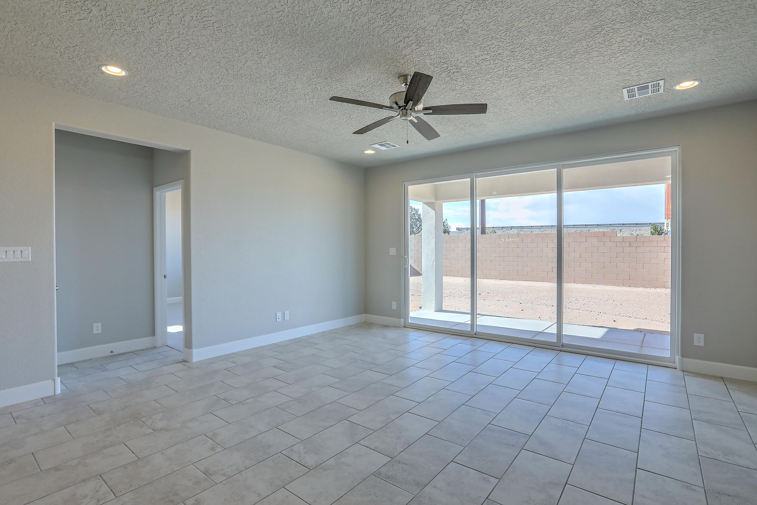 6817 Cleary Loop NE