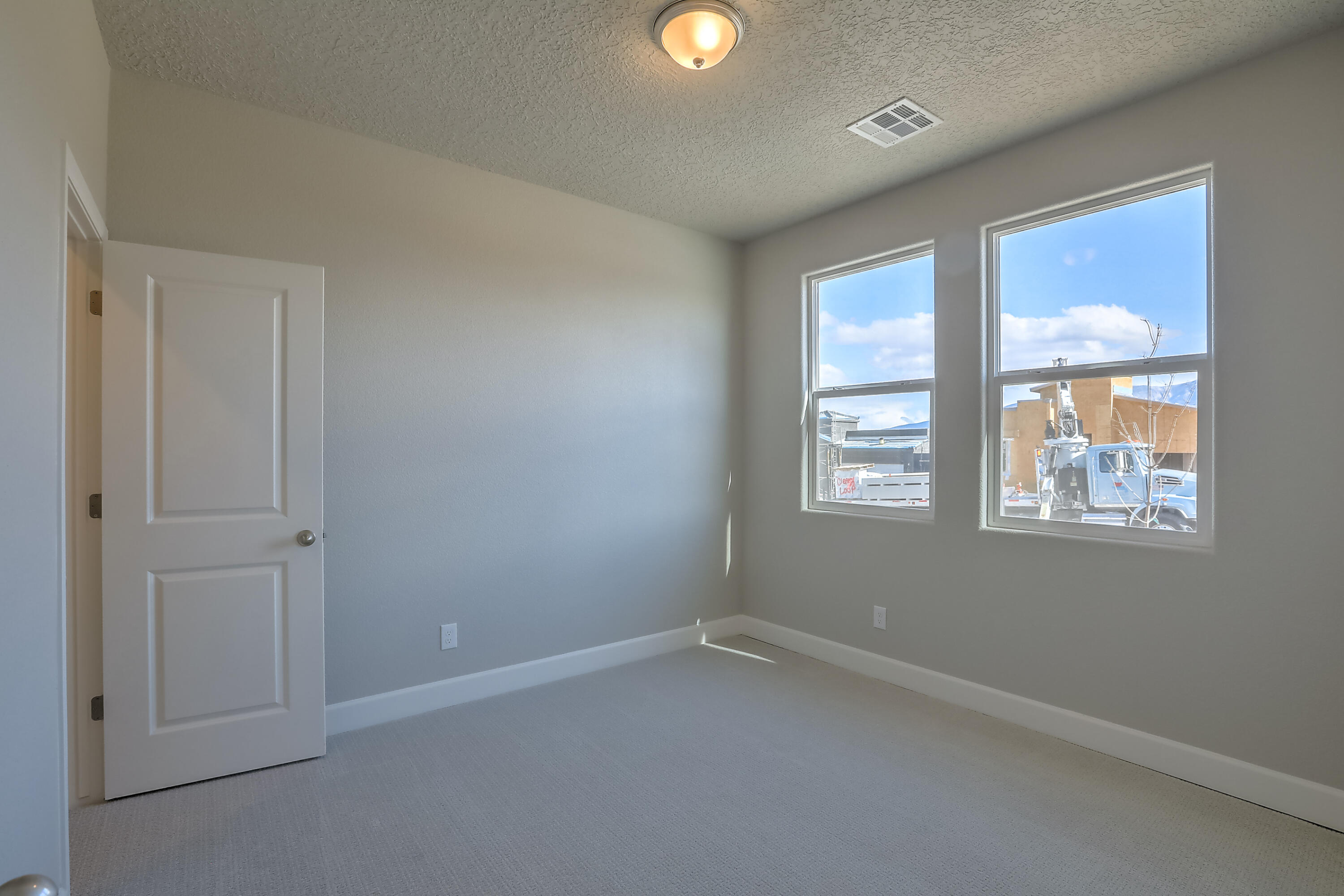 6817 Cleary Loop NE