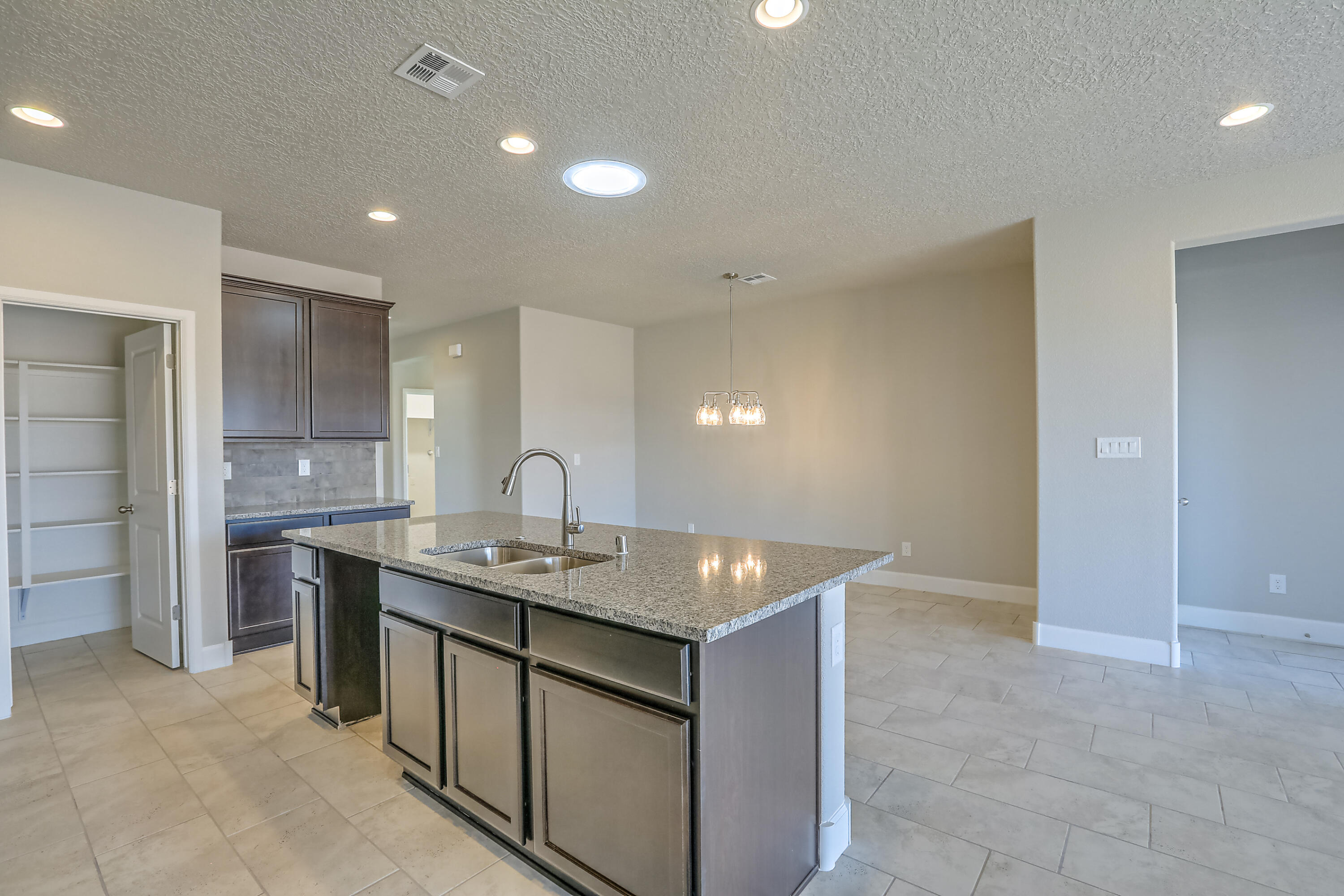 6817 Cleary Loop NE