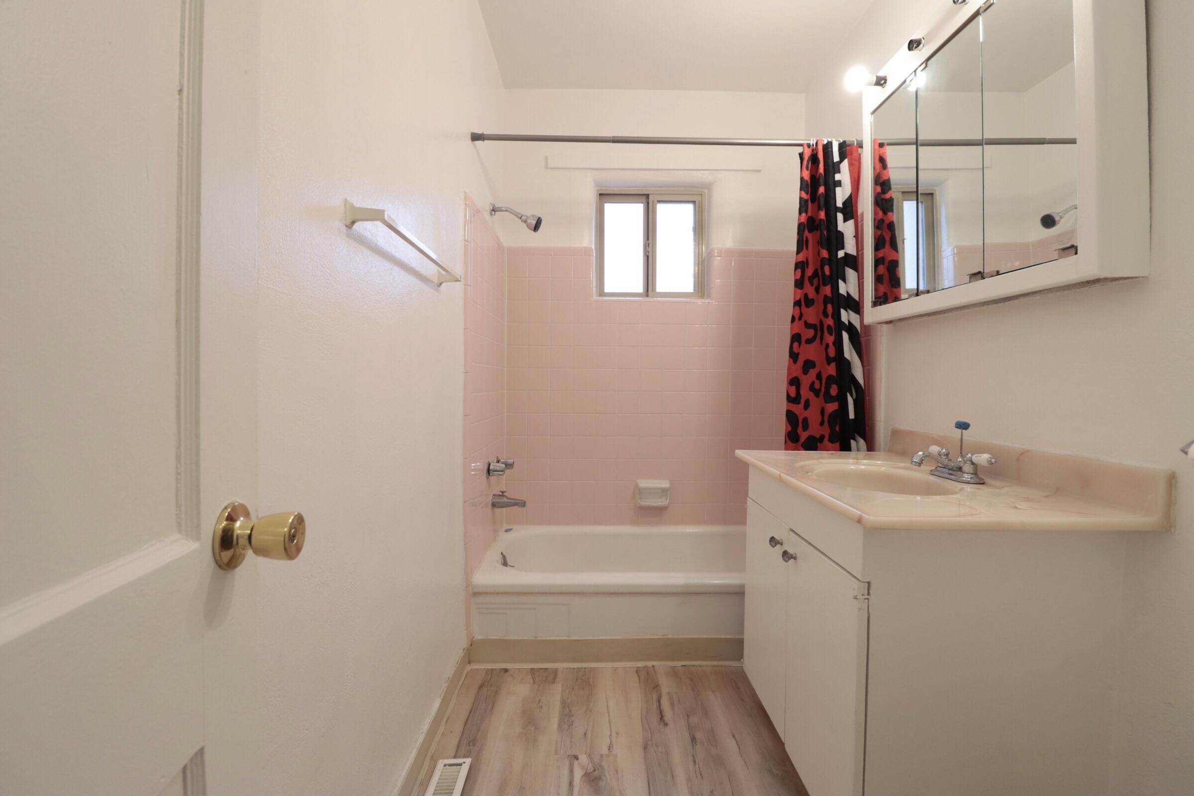 463 Loma Hermosa Drive NW