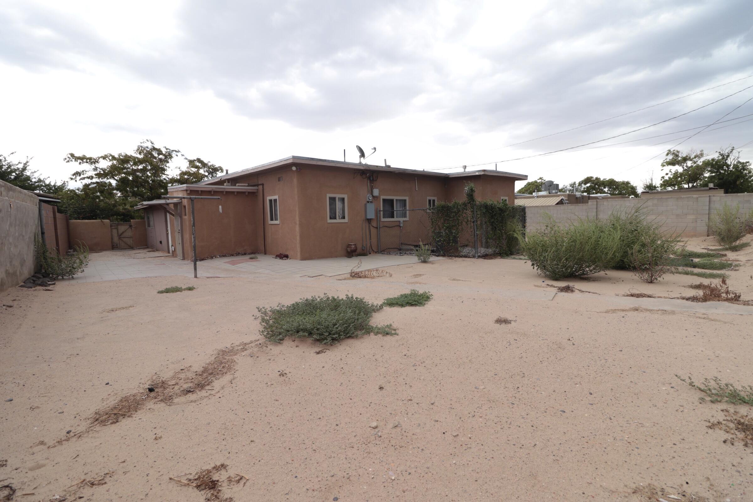 463 Loma Hermosa Drive NW