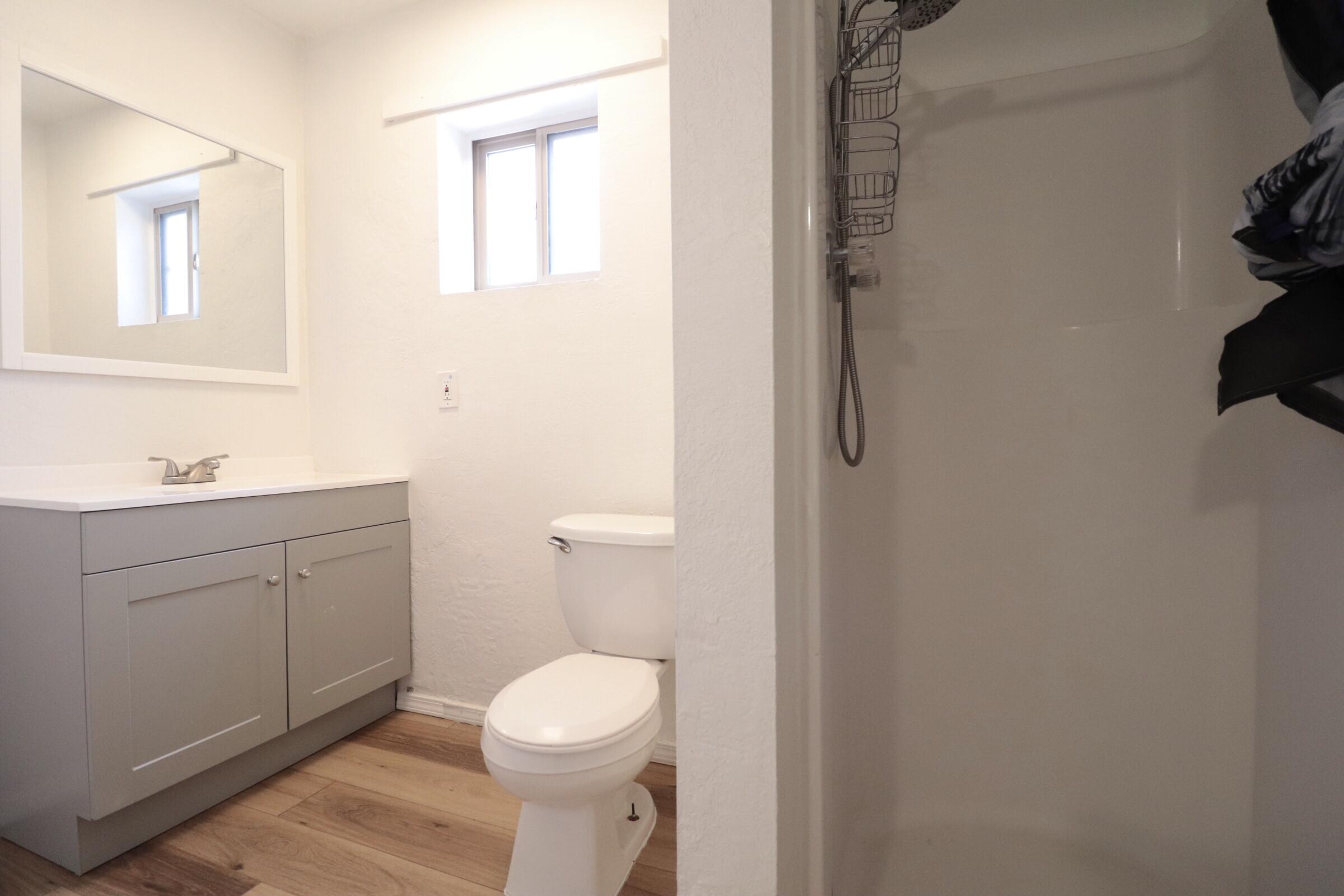 463 Loma Hermosa Drive NW