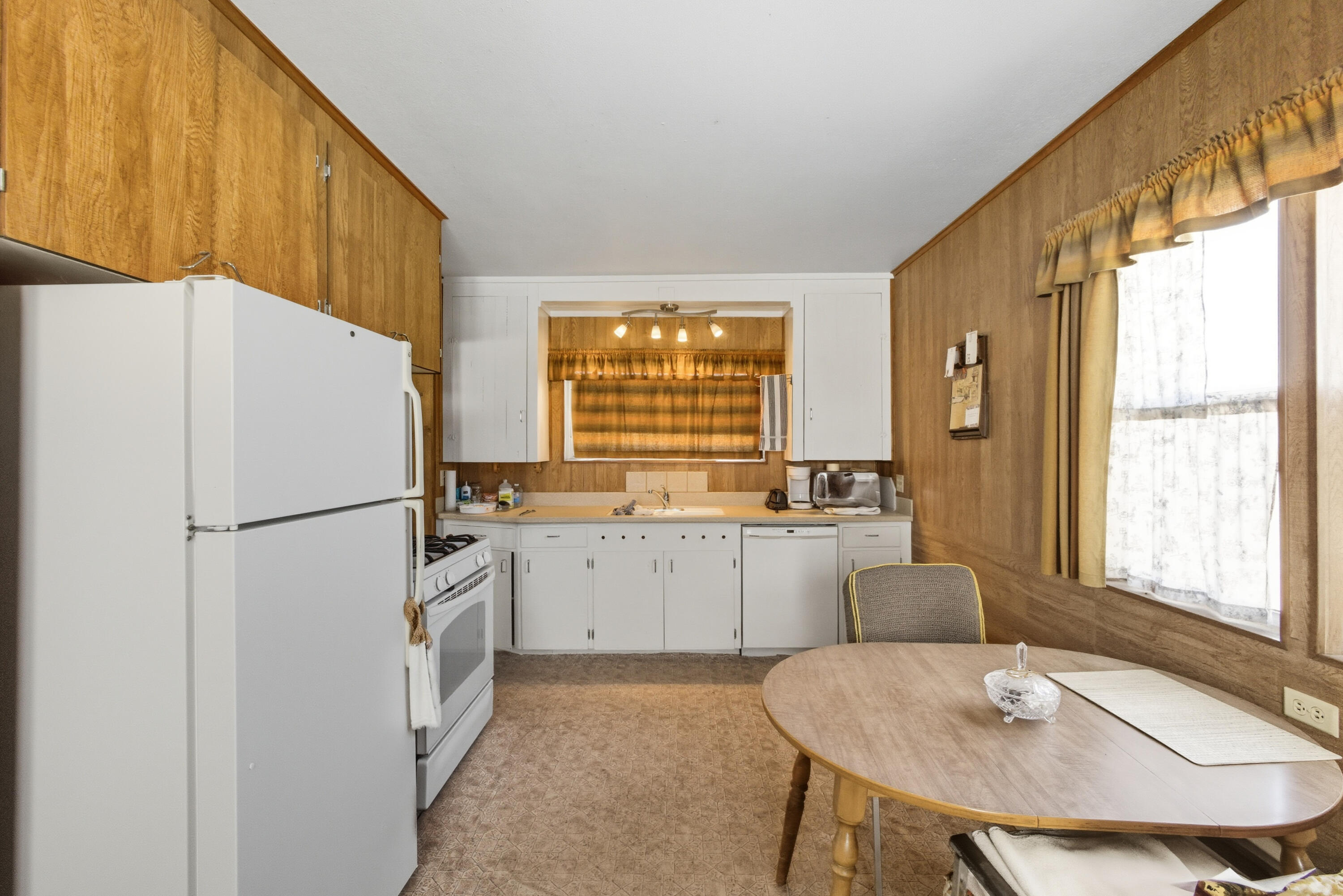 35 EDMUNDO Road