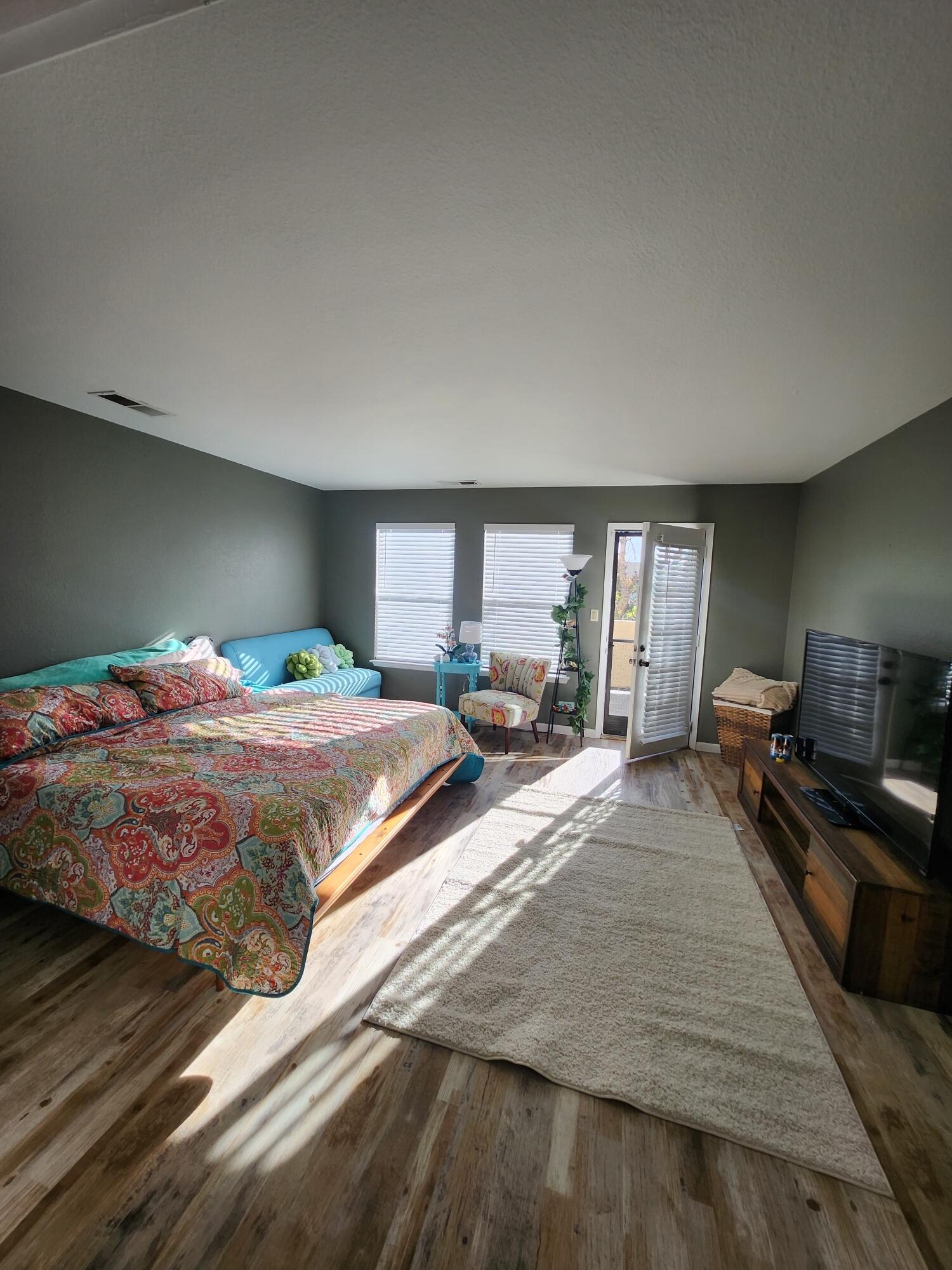 1805 BASSWOOD Court NW