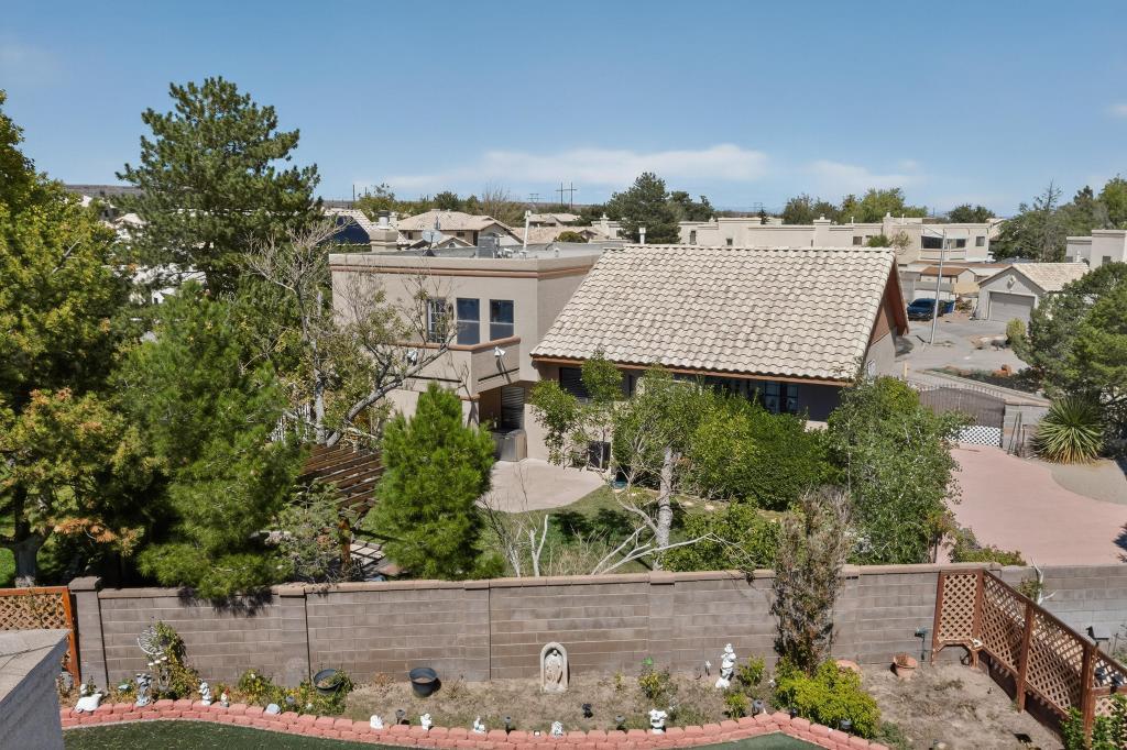 1805 BASSWOOD Court NW